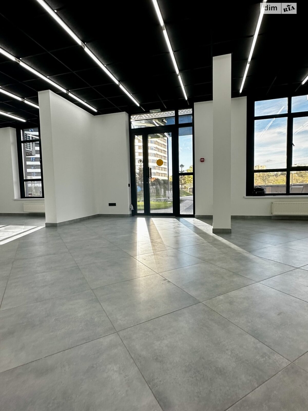 Комерційне приміщення в Києві, здам в оренду по Воскресенська вулиця 2В, район Воскресенка, ціна: 55 000 грн за об’єкт фото 1 Комерційне приміщення в Києві, здам в оренду по Воскресенська вулиця 2В, район Воскресенка, ціна: 55 000 грн за об’єкт фото 1