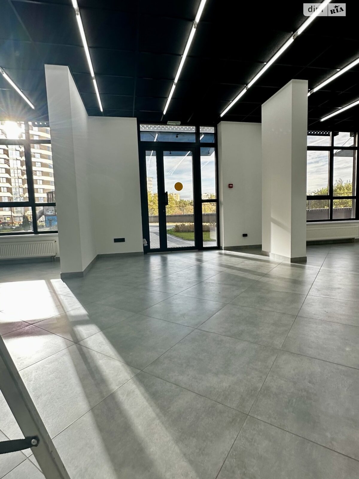 Комерційне приміщення в Києві, здам в оренду по Воскресенська вулиця 2В, район Воскресенка, ціна: 55 000 грн за об’єкт фото 1 Комерційне приміщення в Києві, здам в оренду по Воскресенська вулиця 2В, район Воскресенка, ціна: 55 000 грн за об’єкт фото 1