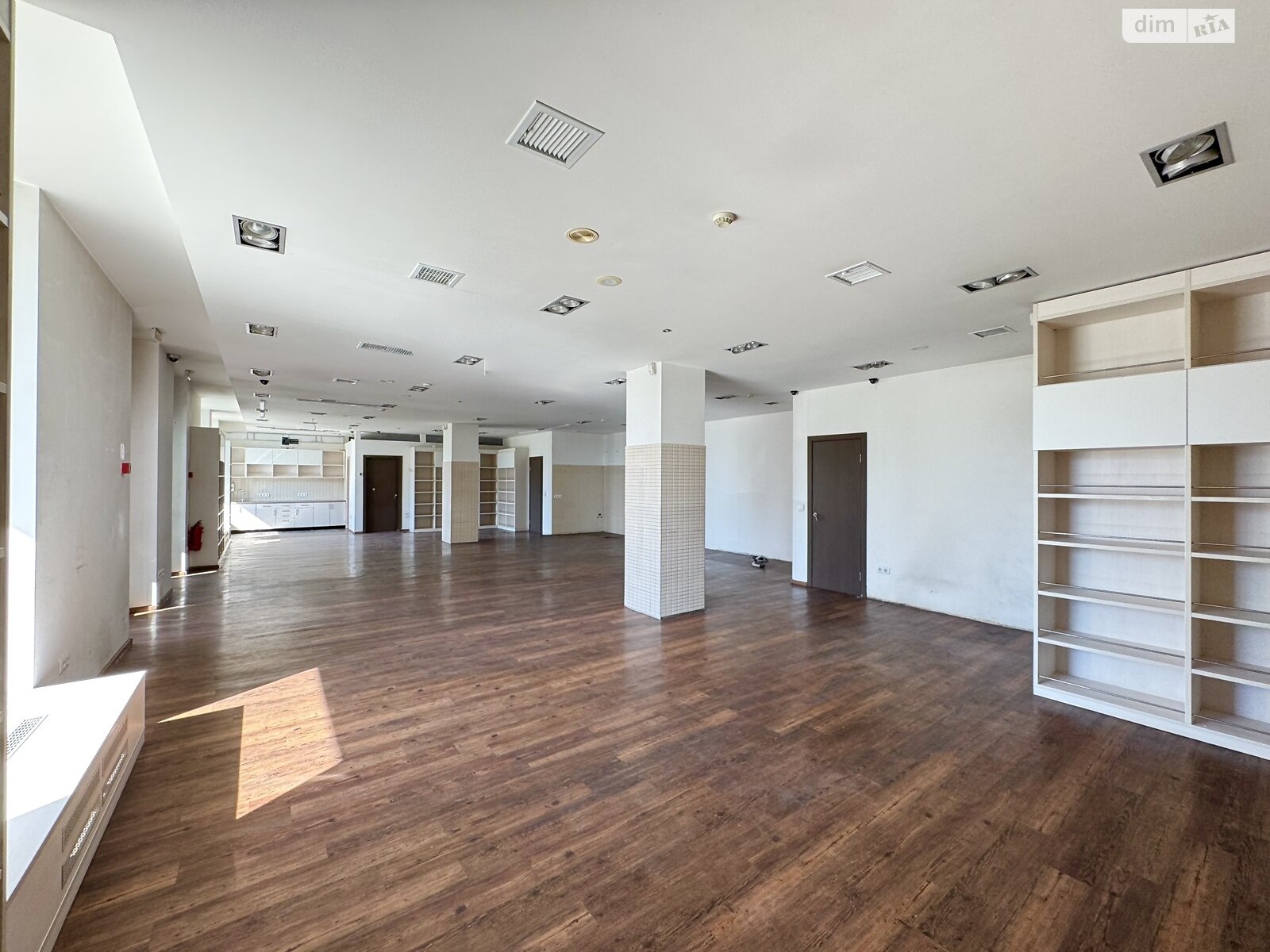 Коммерческое помещение в Киеве, сдам в аренду по Зверинецкая улица 59, район Зверинец, цена: 105 550 грн за объект фото 1 Коммерческое помещение в Киеве, сдам в аренду по Зверинецкая улица 59, район Зверинец, цена: 105 550 грн за объект фото 1