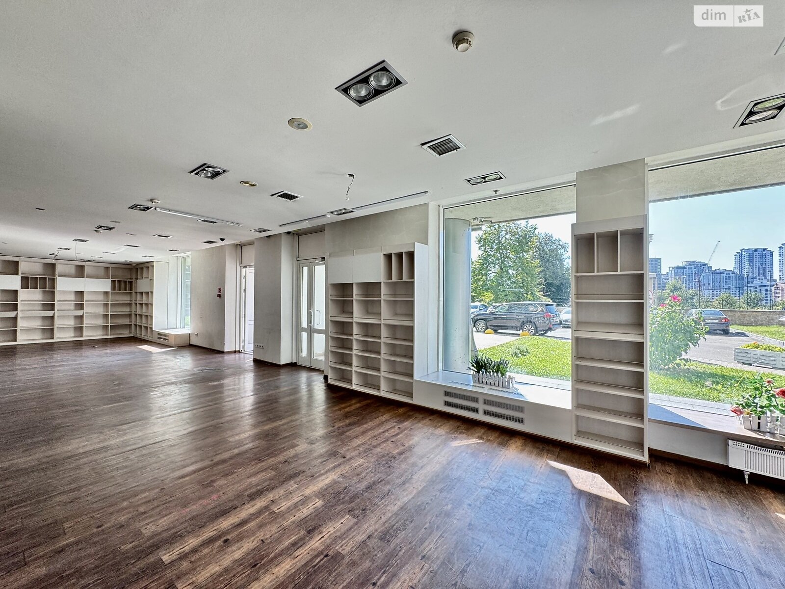 Коммерческое помещение в Киеве, сдам в аренду по Зверинецкая улица 59, район Зверинец, цена: 105 550 грн за объект фото 1 Коммерческое помещение в Киеве, сдам в аренду по Зверинецкая улица 59, район Зверинец, цена: 105 550 грн за объект фото 1