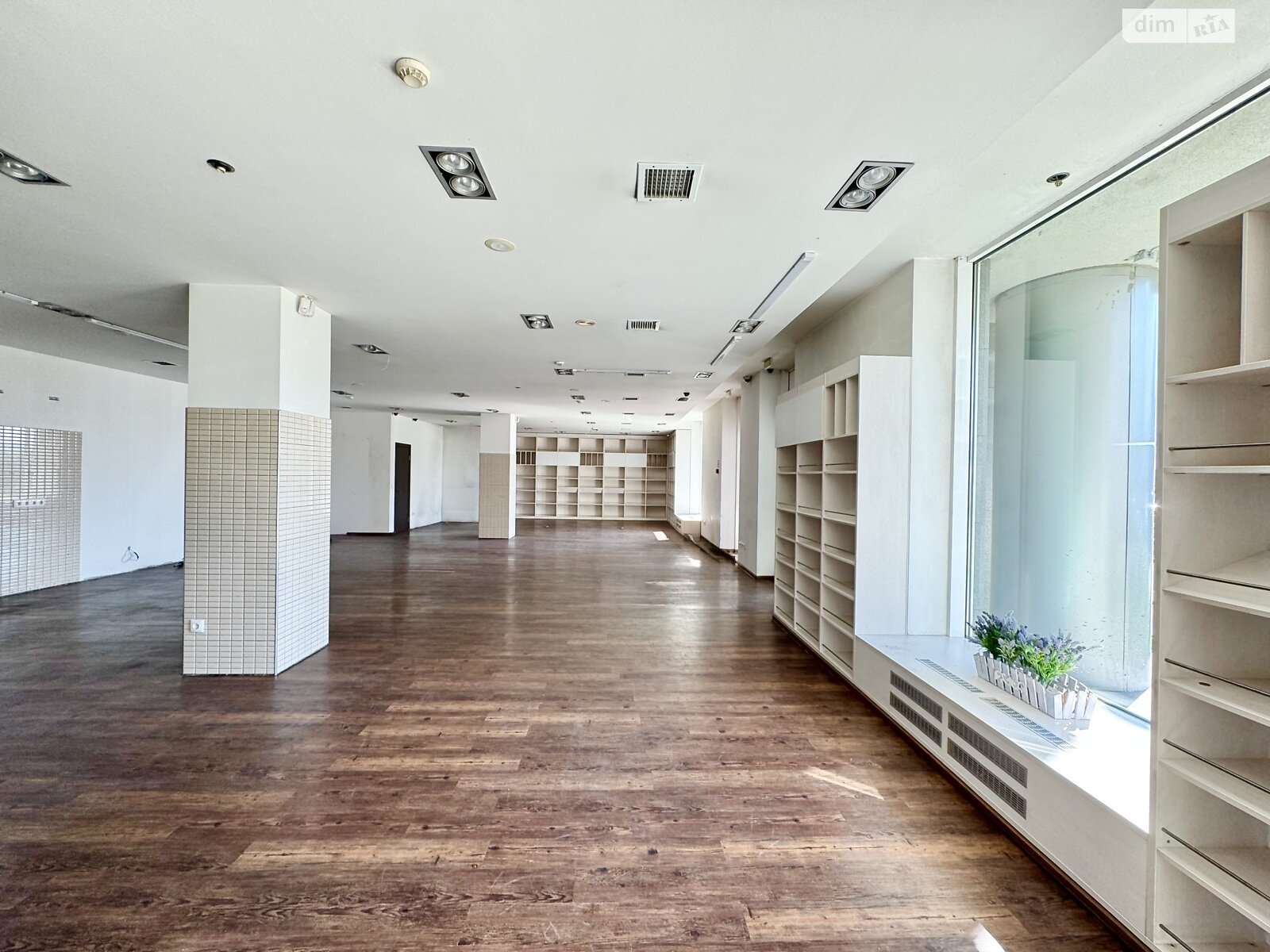 Коммерческое помещение в Киеве, сдам в аренду по Зверинецкая улица 59, район Зверинец, цена: 105 550 грн за объект фото 1 Коммерческое помещение в Киеве, сдам в аренду по Зверинецкая улица 59, район Зверинец, цена: 105 550 грн за объект фото 1