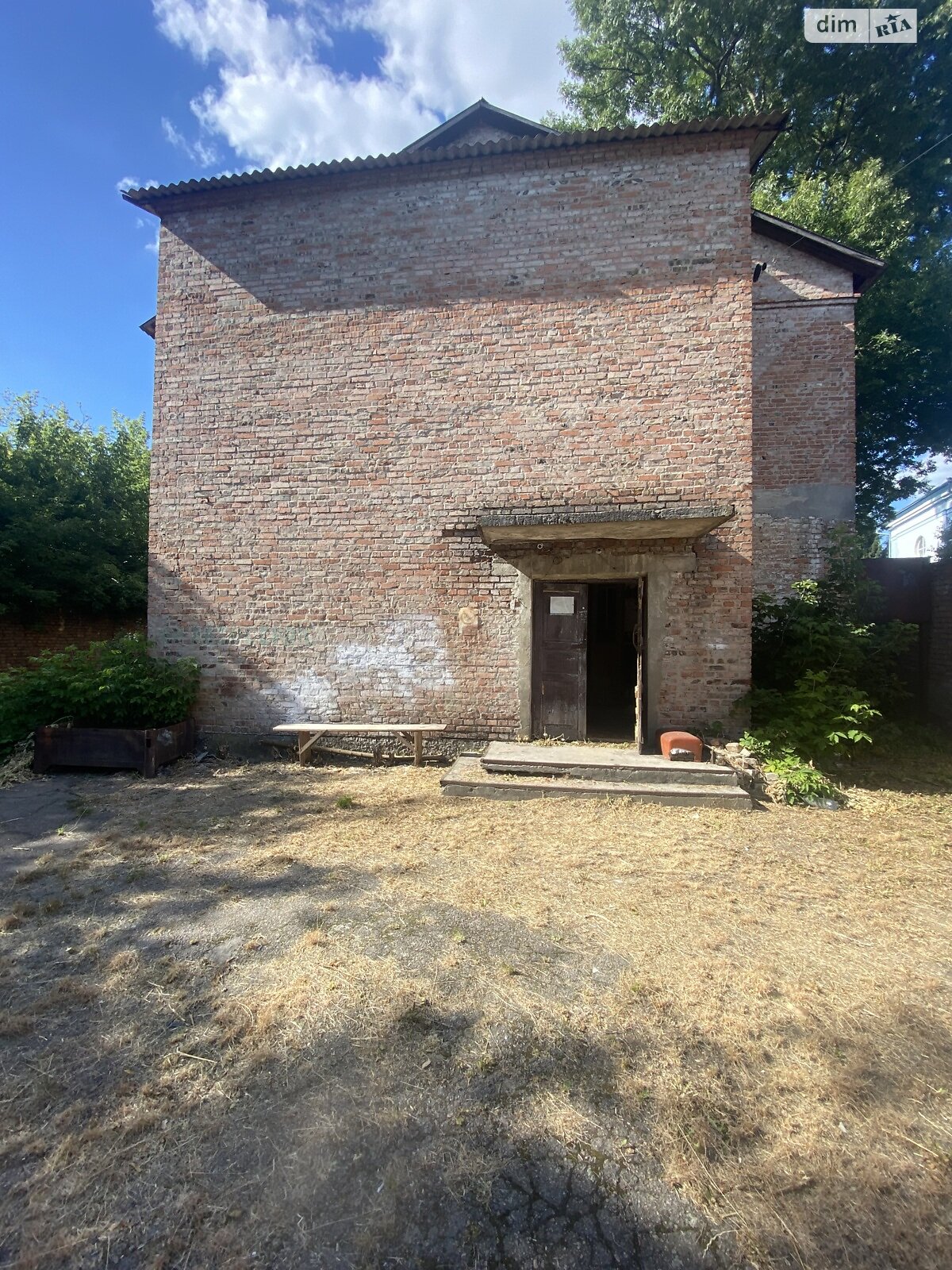 Коммерческое помещение в Клевани, Замковый переулок, цена аренды: 17 000 грн за объект фото 1