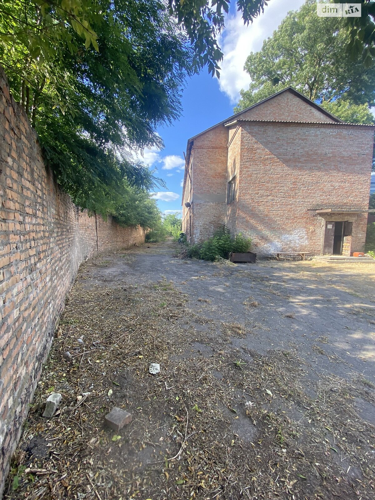 Коммерческое помещение в Клевани, Замковый переулок, цена аренды: 17 000 грн за объект фото 1