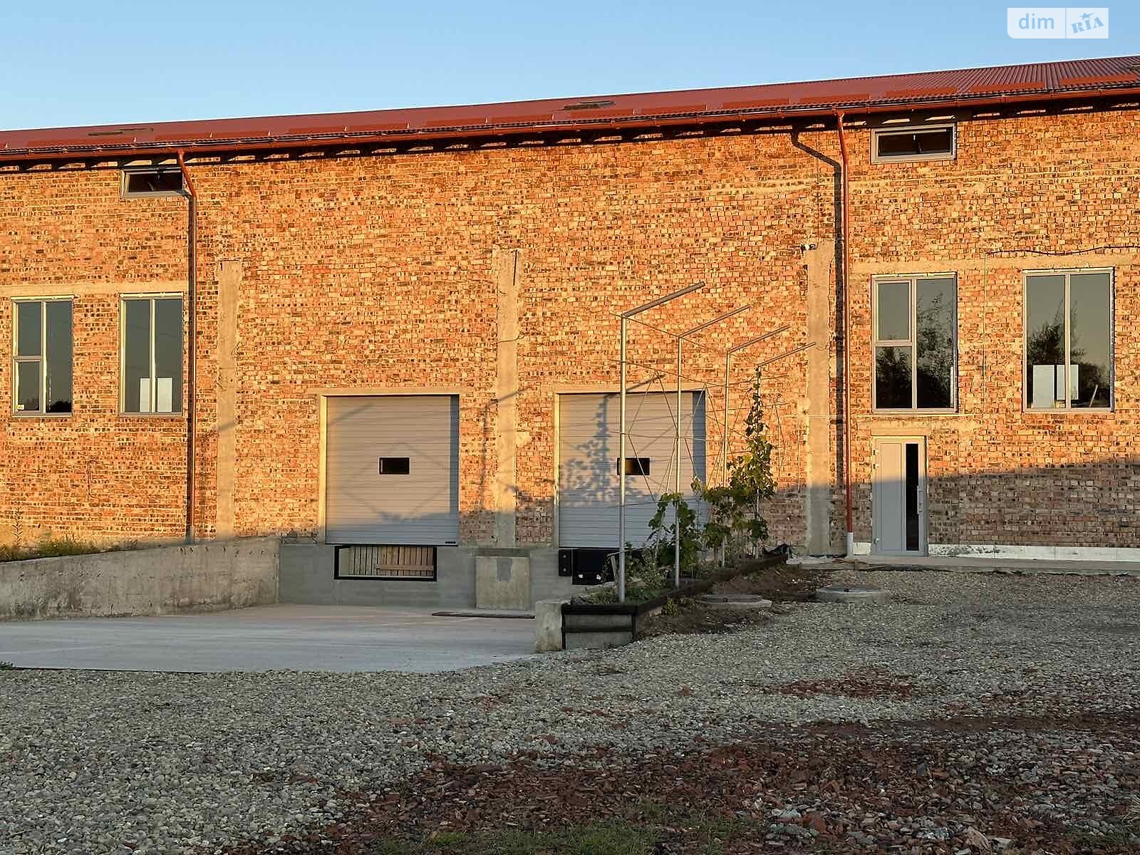Комерційне приміщення в Коломиї, Івана Шарлая вулиця, ціна оренди: 138 000 грн за об’єкт фото 1 Комерційне приміщення в Коломиї, Івана Шарлая вулиця, ціна оренди: 138 000 грн за об’єкт фото 1
