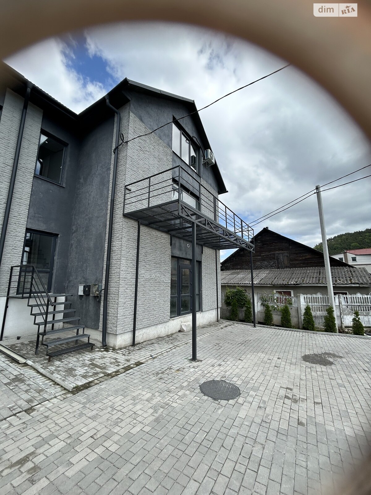 Коммерческое помещение в Кременце, Дубенская улица, цена аренды: 15 000 грн за объект фото 1 Коммерческое помещение в Кременце, Дубенская улица, цена аренды: 15 000 грн за объект фото 1
