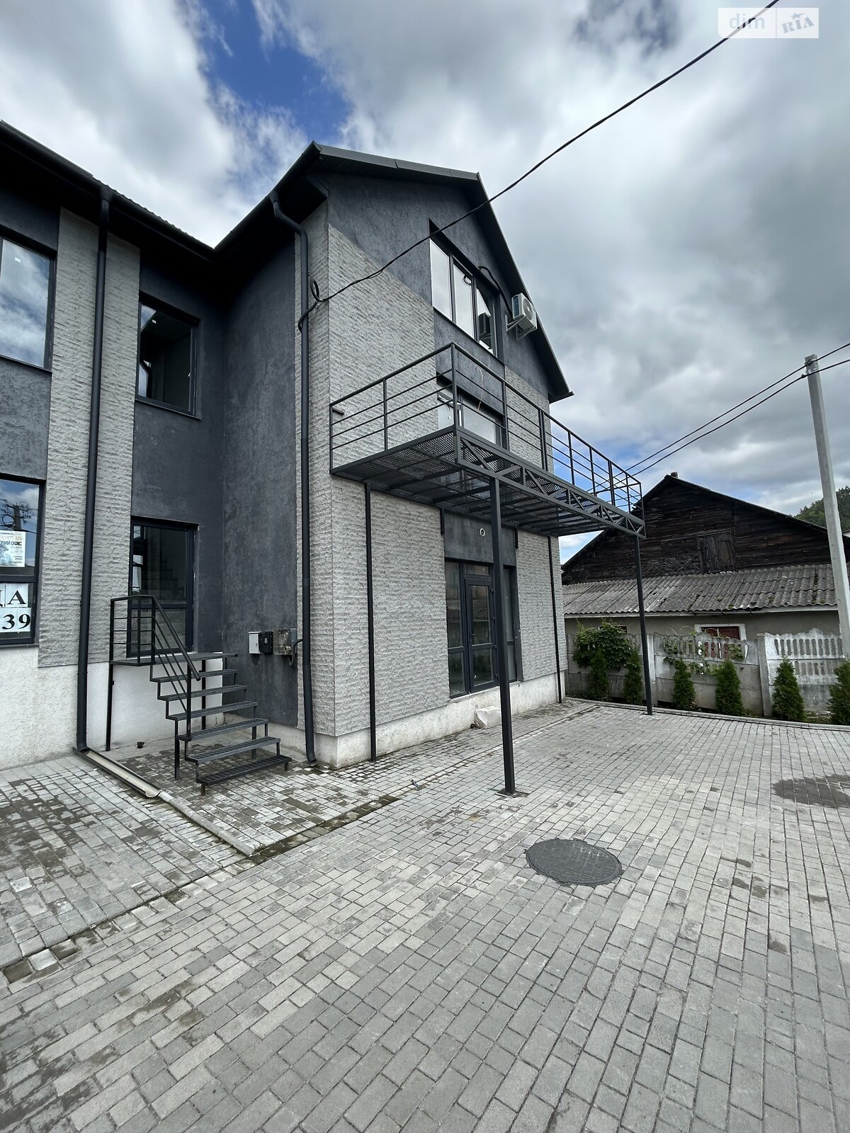 Коммерческое помещение в Кременце, Дубенская улица, цена аренды: 15 000 грн за объект фото 1 Коммерческое помещение в Кременце, Дубенская улица, цена аренды: 15 000 грн за объект фото 1