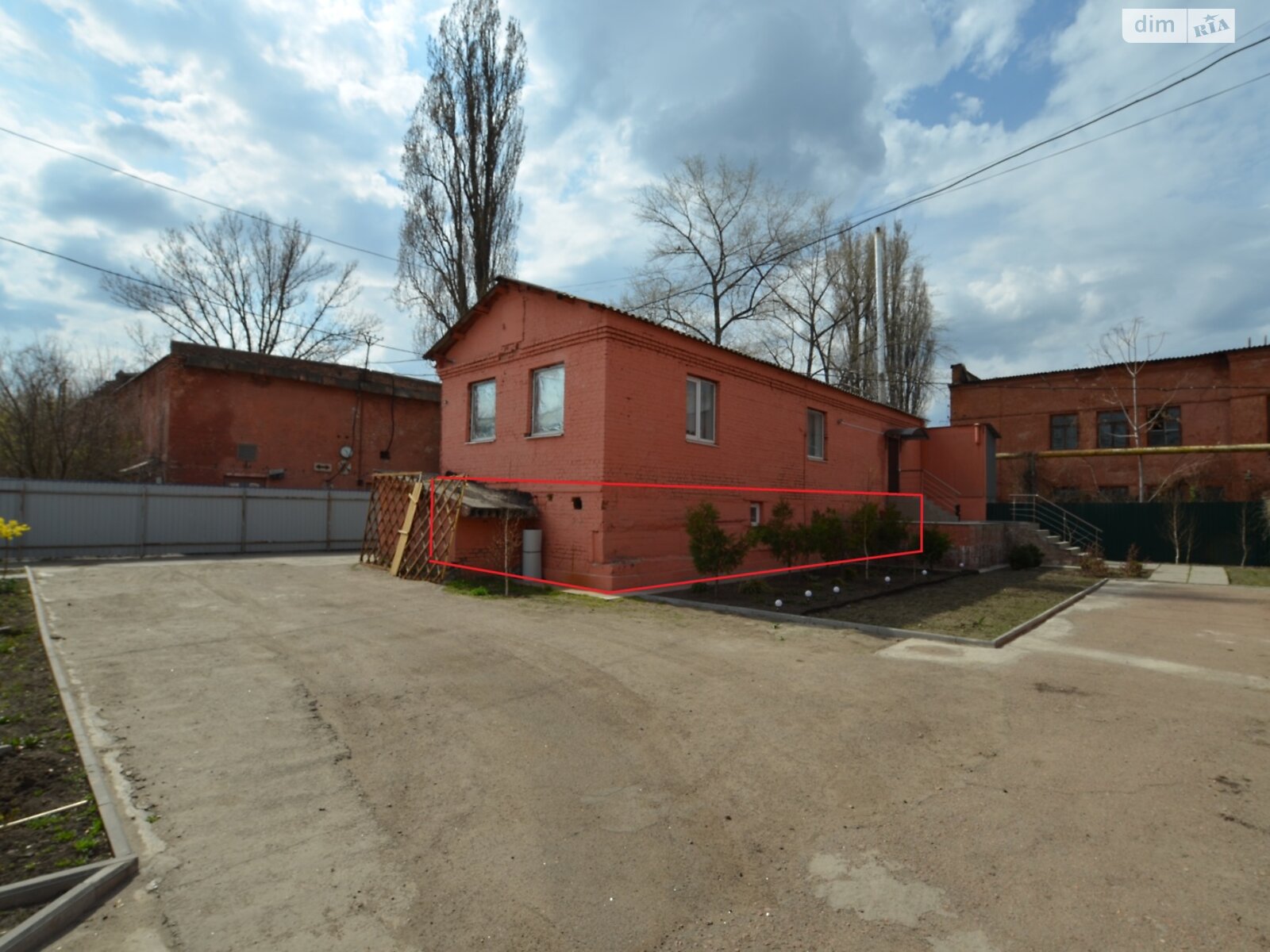 Комерційне приміщення в Кропивницькому, здам в оренду по Чміленка Віктора вулиця 24Е, район Фортечний, ціна: 11 000 грн за об’єкт фото 1 Комерційне приміщення в Кропивницькому, здам в оренду по Чміленка Віктора вулиця 24Е, район Фортечний, ціна: 11 000 грн за об’єкт фото 1