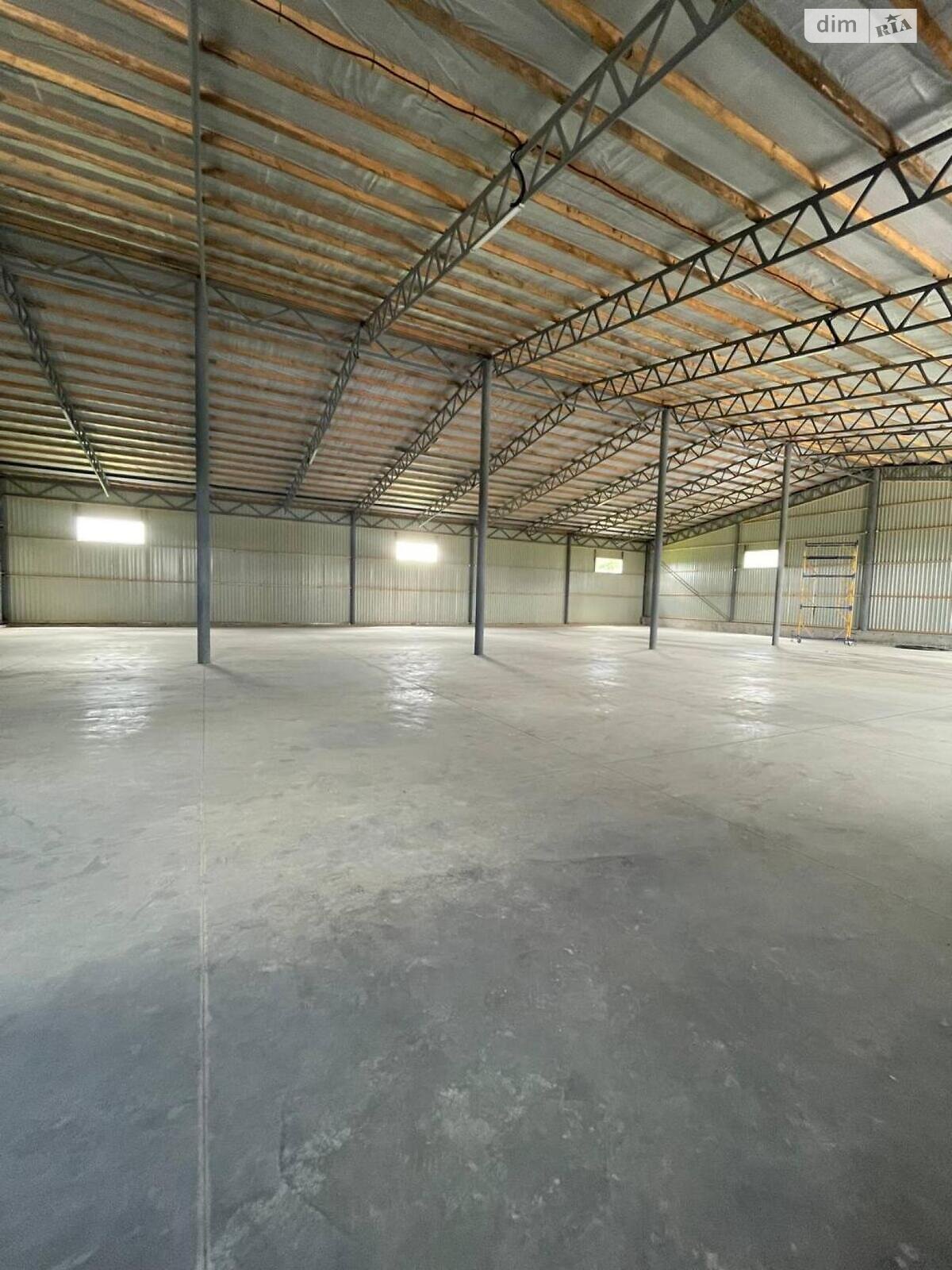 Комерційне приміщення в Лісових Гринівцях, Центральна вулиця, ціна оренди: 56 000 грн за об’єкт фото 1