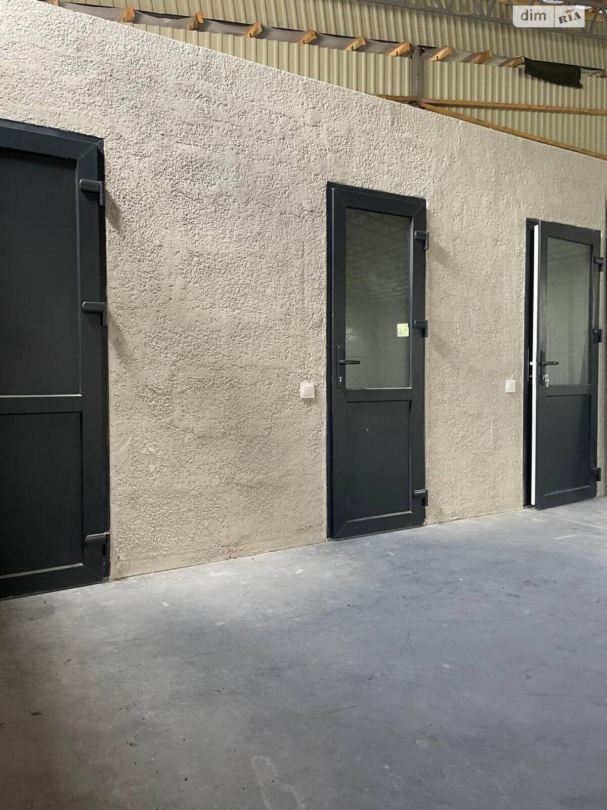 Комерційне приміщення в Лісових Гринівцях, Центральна вулиця, ціна оренди: 56 000 грн за об’єкт фото 1