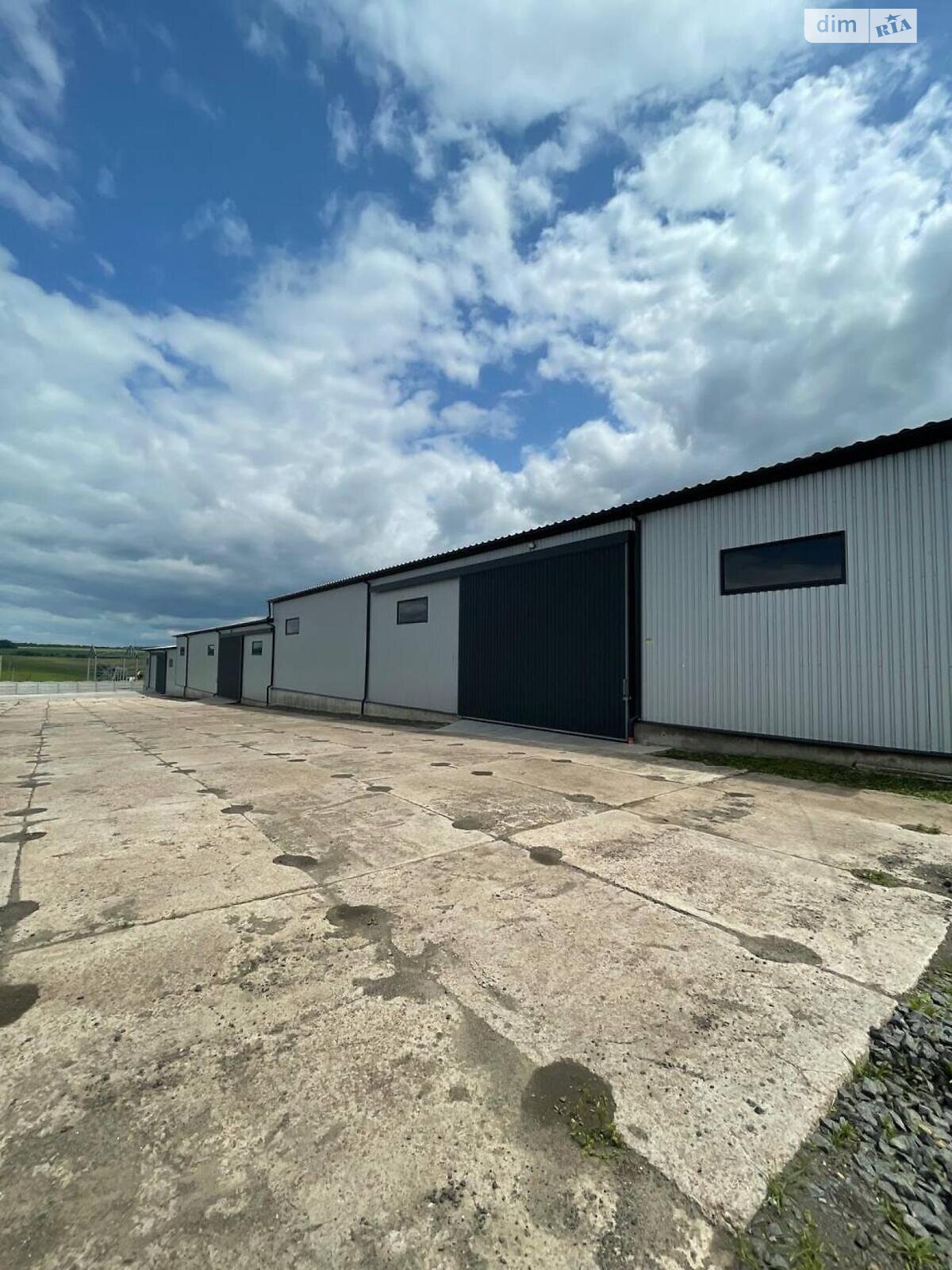 Комерційне приміщення в Лісових Гринівцях, Центральна вулиця, ціна оренди: 56 000 грн за об’єкт фото 1