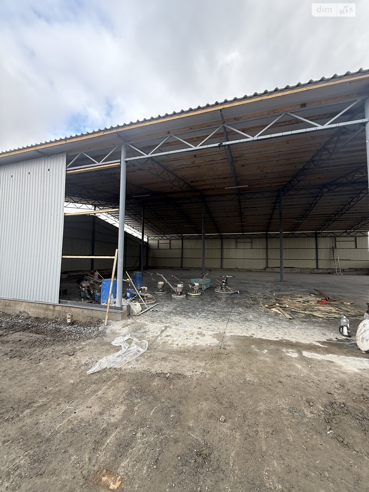 Комерційне приміщення в Лісових Гринівцях, Центральна вулиця, ціна оренди: 56 000 грн за об’єкт фото 1