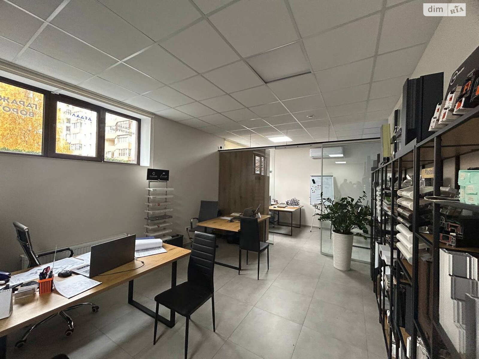 Комерційне приміщення в Луцьку, здам в оренду по Зацепи вулиця 16, район 40 мікрорайон, ціна: 20 000 грн за об’єкт фото 1 Комерційне приміщення в Луцьку, здам в оренду по Зацепи вулиця 16, район 40 мікрорайон, ціна: 20 000 грн за об’єкт фото 1