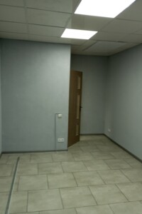 Коммерческое помещение в Луцке, Ровенская улица 25Н, цена аренды: 10 000 грн за объект фото 2
