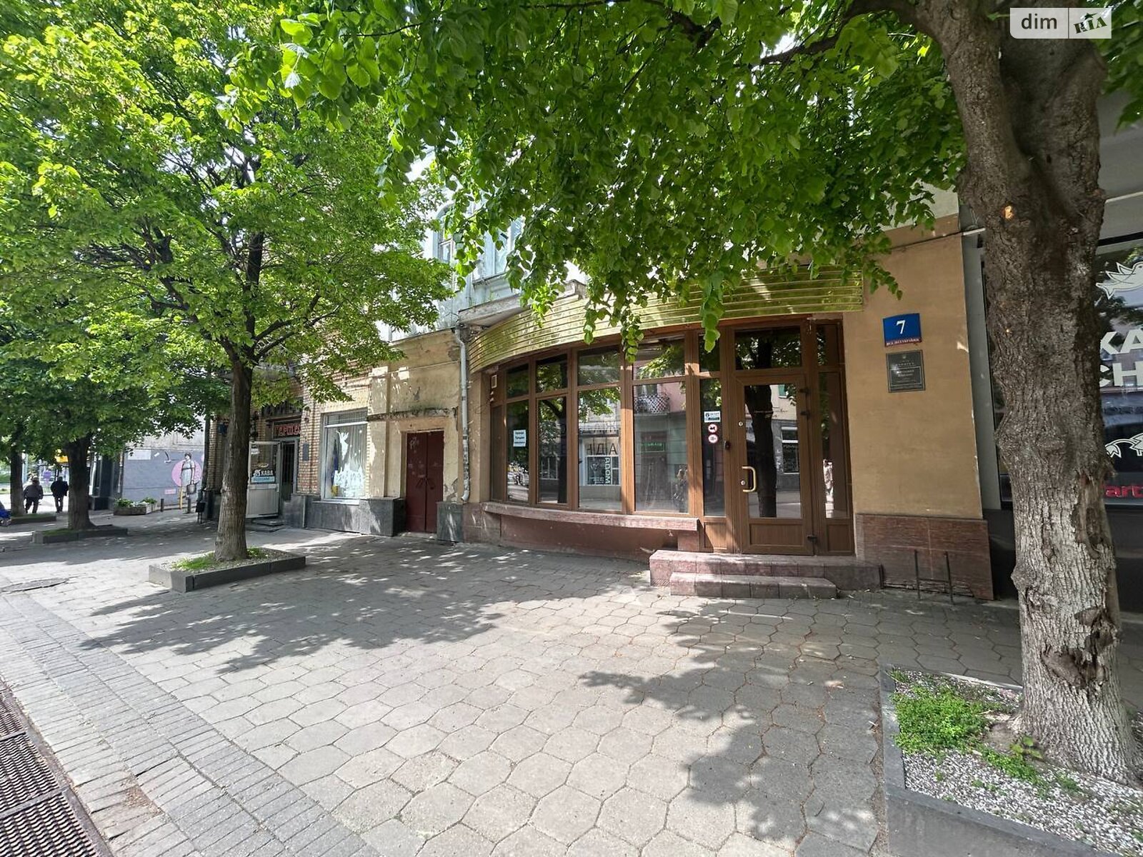 Комерційне приміщення в Луцьку, здам в оренду по Лесі Українки вулиця 7, район Центр, ціна: 45 000 грн за об’єкт фото 1 Комерційне приміщення в Луцьку, здам в оренду по Лесі Українки вулиця 7, район Центр, ціна: 45 000 грн за об’єкт фото 1