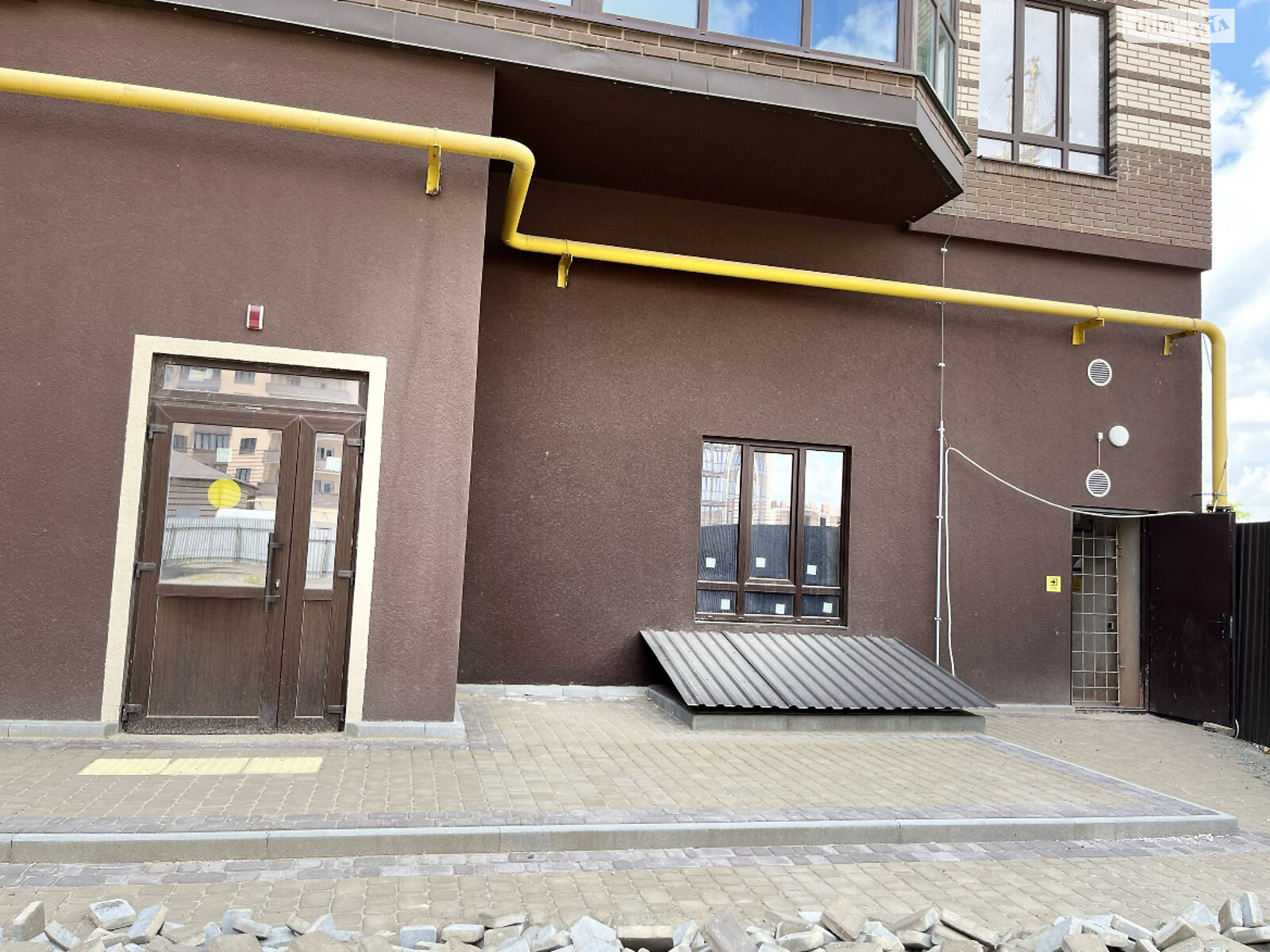 Коммерческое помещение в Луцке, сдам в аренду по Ровенская улица 25Є, район Центр, цена: 23 000 грн за объект фото 1 Коммерческое помещение в Луцке, сдам в аренду по Ровенская улица 25Є, район Центр, цена: 23 000 грн за объект фото 1