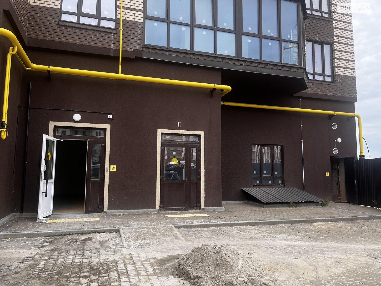 Коммерческое помещение в Луцке, сдам в аренду по Ровенская улица 25Є, район Центр, цена: 23 000 грн за объект фото 1 Коммерческое помещение в Луцке, сдам в аренду по Ровенская улица 25Є, район Центр, цена: 23 000 грн за объект фото 1