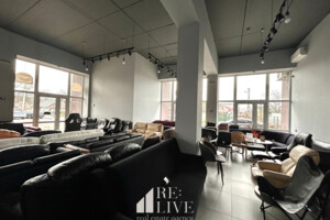 Комерційне приміщення в Луцьку, здам в оренду по Рівненська вулиця 25Е, район Центр, ціна: 42 000 грн за об’єкт фото 2