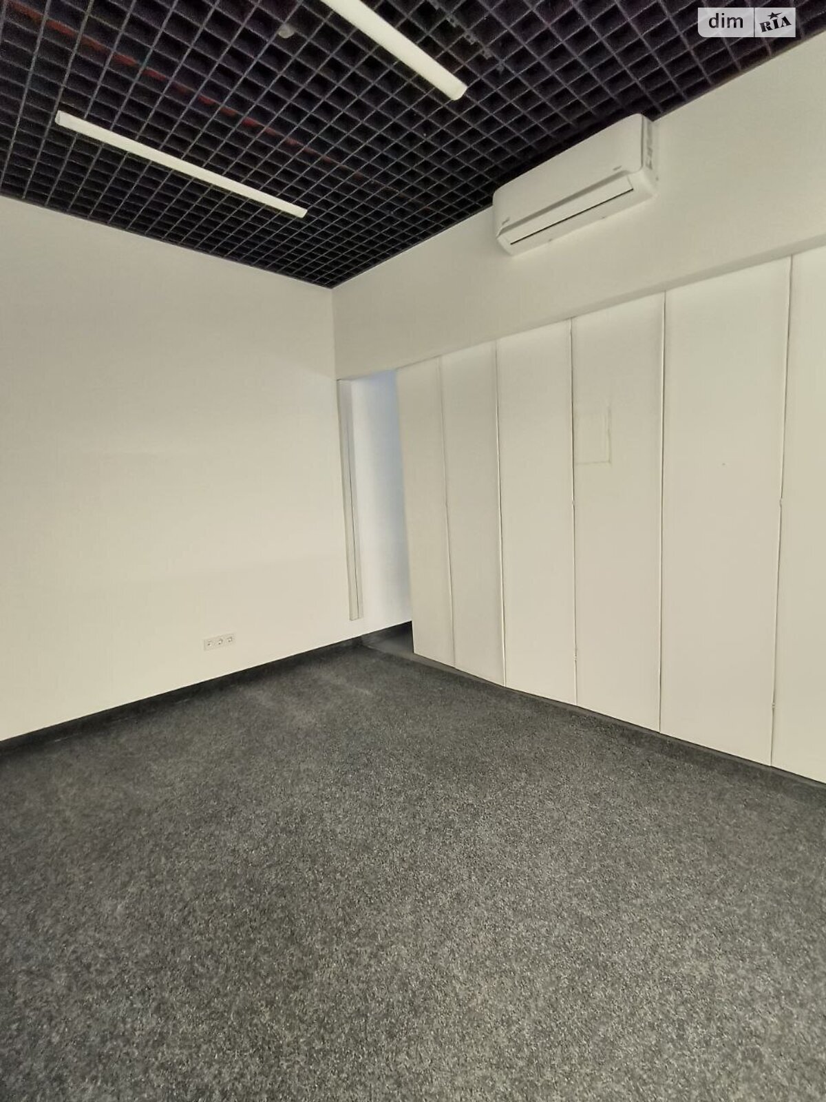 Коммерческое помещение в Львове, сдам в аренду по Героев УПА улица, район Франковский, цена: 224 400 грн за объект фото 1