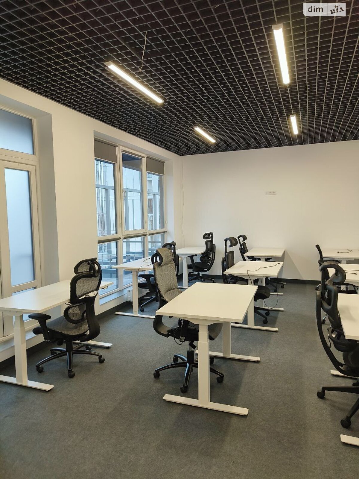 Коммерческое помещение в Львове, сдам в аренду по Героев УПА улица, район Франковский, цена: 224 400 грн за объект фото 1