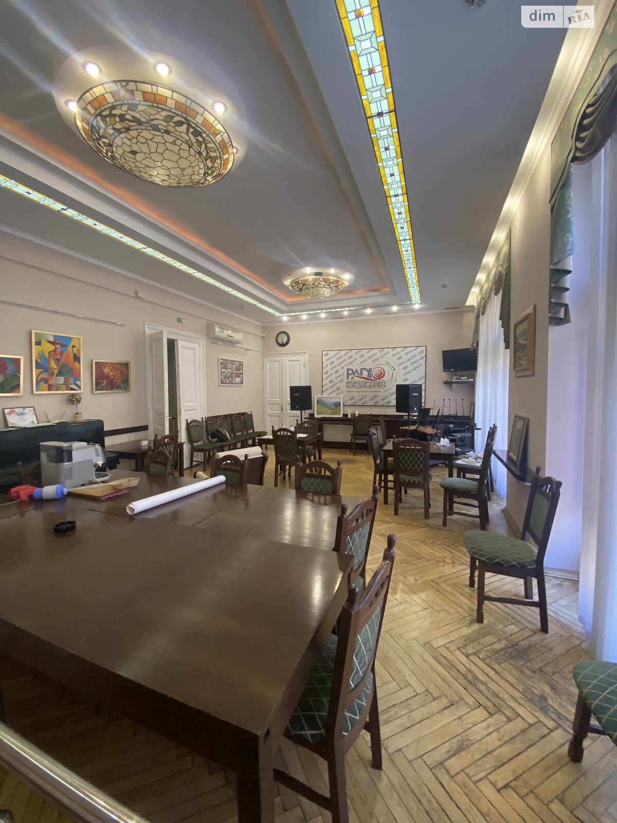 Комерційне приміщення в Львові, Князя Романа вулиця, ціна оренди: 41 649 грн за об’єкт фото 1 Комерційне приміщення в Львові, Князя Романа вулиця, ціна оренди: 41 649 грн за об’єкт фото 1