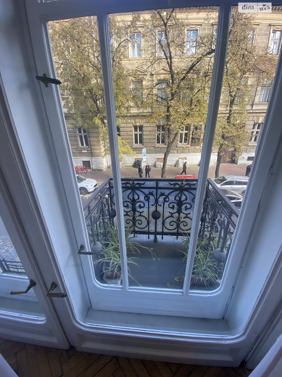 Комерційне приміщення в Львові, Князя Романа вулиця, ціна оренди: 41 649 грн за об’єкт фото 1 Комерційне приміщення в Львові, Князя Романа вулиця, ціна оренди: 41 649 грн за об’єкт фото 1