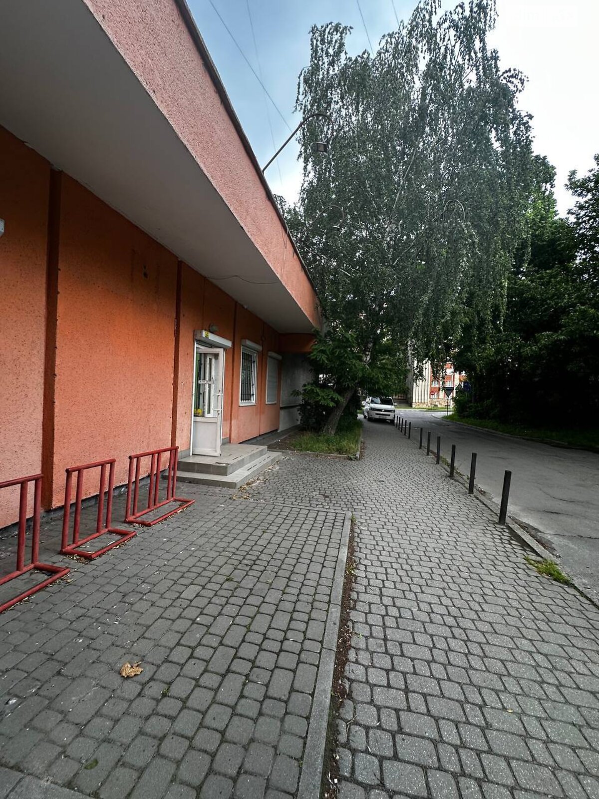 Комерційне приміщення в Львові, здам в оренду по Листопадна вулиця 16, район Новий Львів, ціна: 37 710 грн за об’єкт фото 1 Комерційне приміщення в Львові, здам в оренду по Листопадна вулиця 16, район Новий Львів, ціна: 37 710 грн за об’єкт фото 1