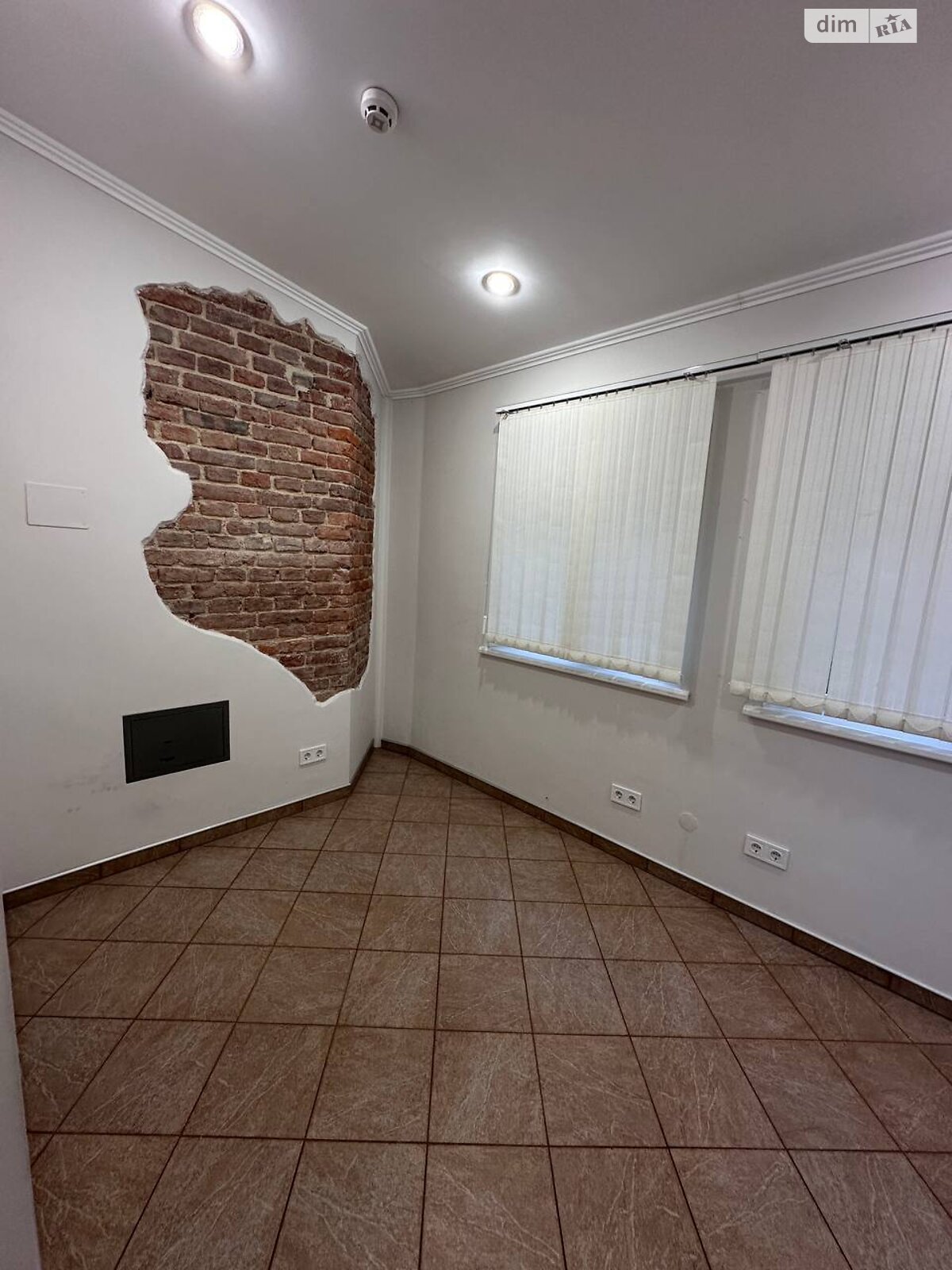 Коммерческое помещение в Львове, сдам в аренду по Героев УПА улица 37, район Новый Свет, цена: 18 932 грн за объект фото 1 Коммерческое помещение в Львове, сдам в аренду по Героев УПА улица 37, район Новый Свет, цена: 18 932 грн за объект фото 1