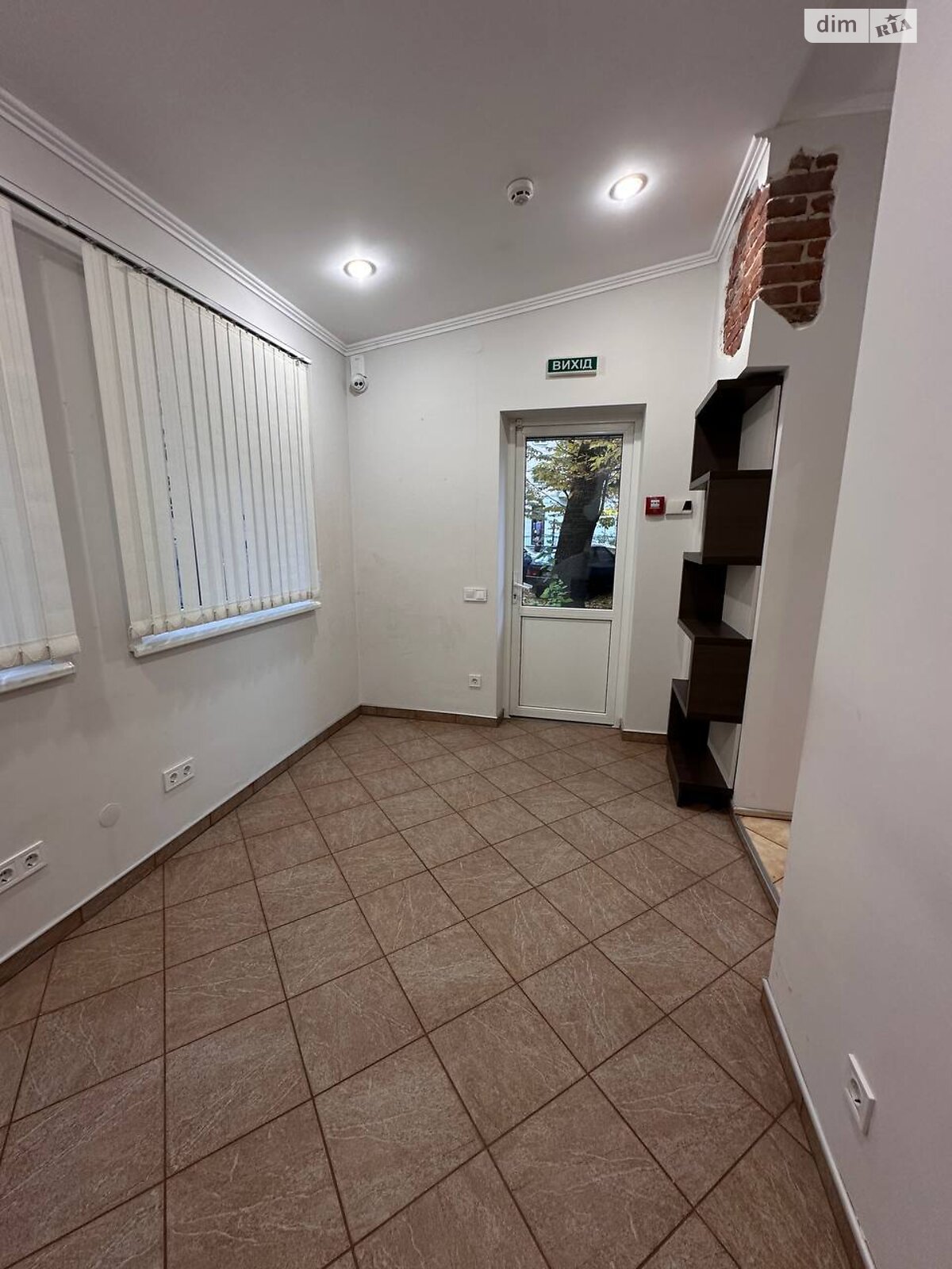 Коммерческое помещение в Львове, сдам в аренду по Героев УПА улица 37, район Новый Свет, цена: 18 932 грн за объект фото 1 Коммерческое помещение в Львове, сдам в аренду по Героев УПА улица 37, район Новый Свет, цена: 18 932 грн за объект фото 1