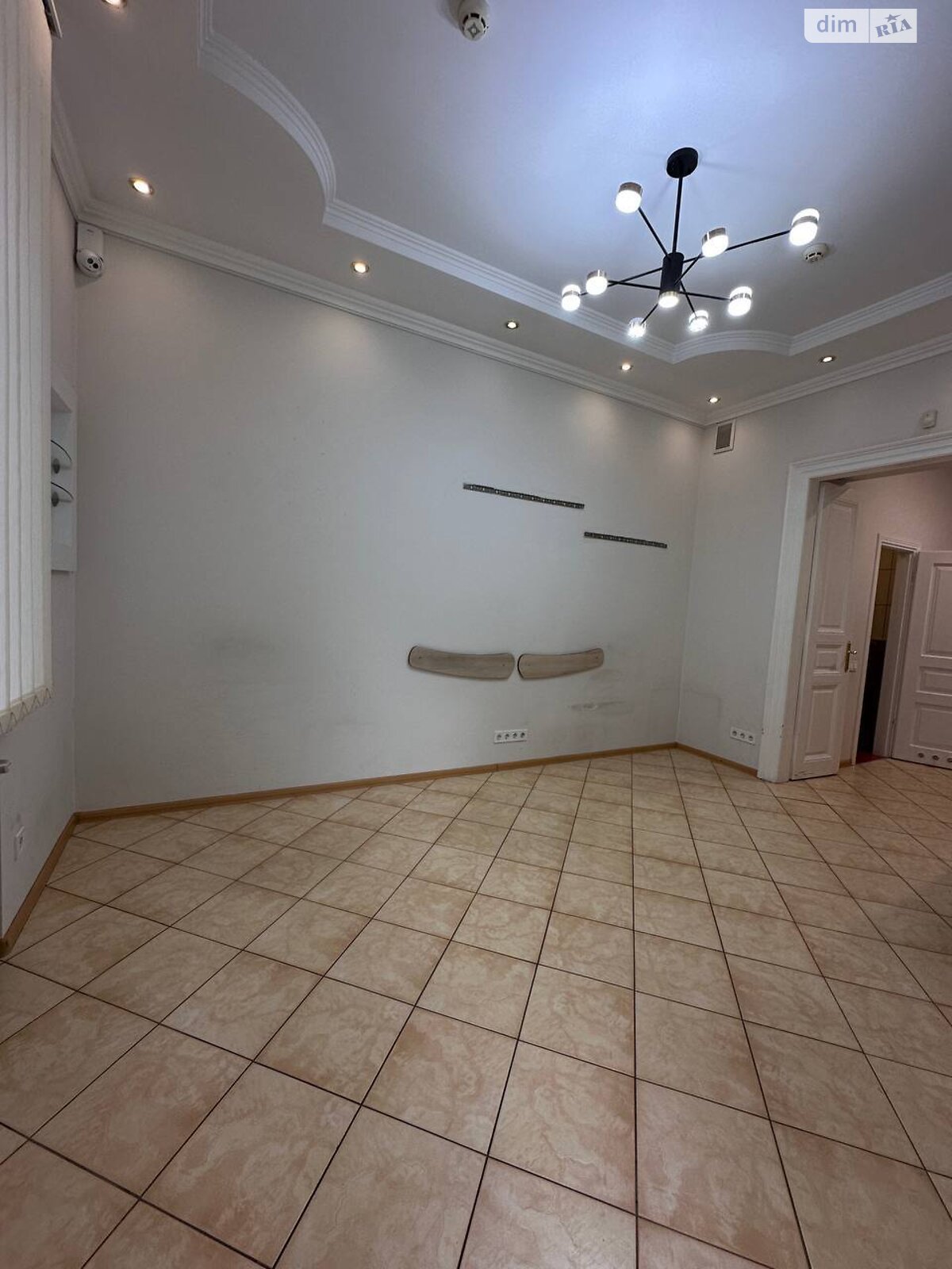 Коммерческое помещение в Львове, сдам в аренду по Героев УПА улица 37, район Новый Свет, цена: 18 932 грн за объект фото 1 Коммерческое помещение в Львове, сдам в аренду по Героев УПА улица 37, район Новый Свет, цена: 18 932 грн за объект фото 1