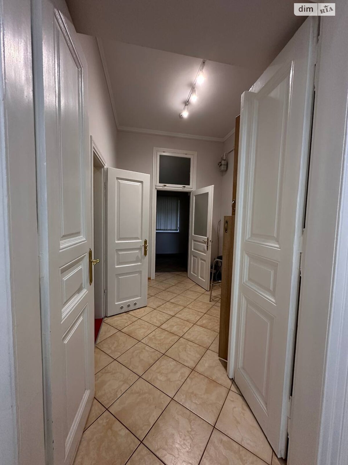 Коммерческое помещение в Львове, сдам в аренду по Героев УПА улица 37, район Новый Свет, цена: 18 932 грн за объект фото 1 Коммерческое помещение в Львове, сдам в аренду по Героев УПА улица 37, район Новый Свет, цена: 18 932 грн за объект фото 1