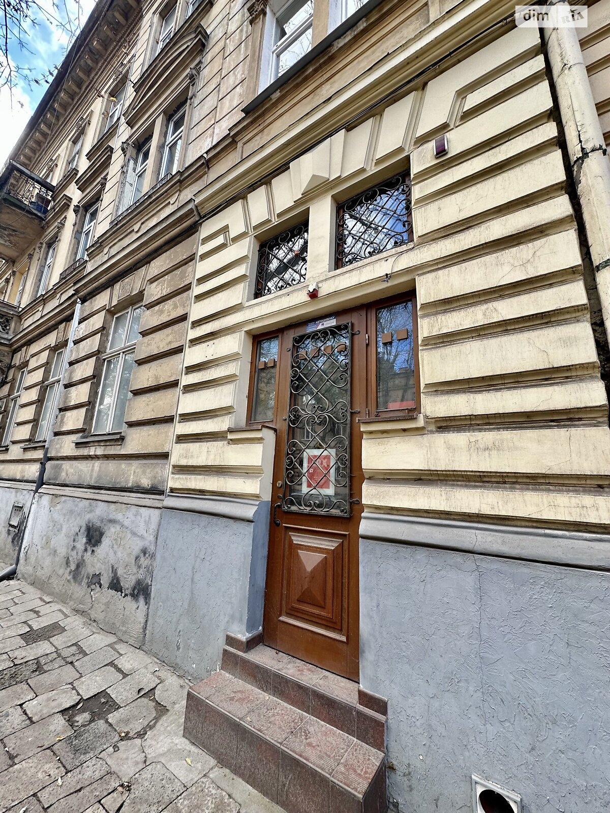 Коммерческое помещение в Львове, Костя Левицкого улица 64, цена аренды: 12 000 грн за объект фото 1