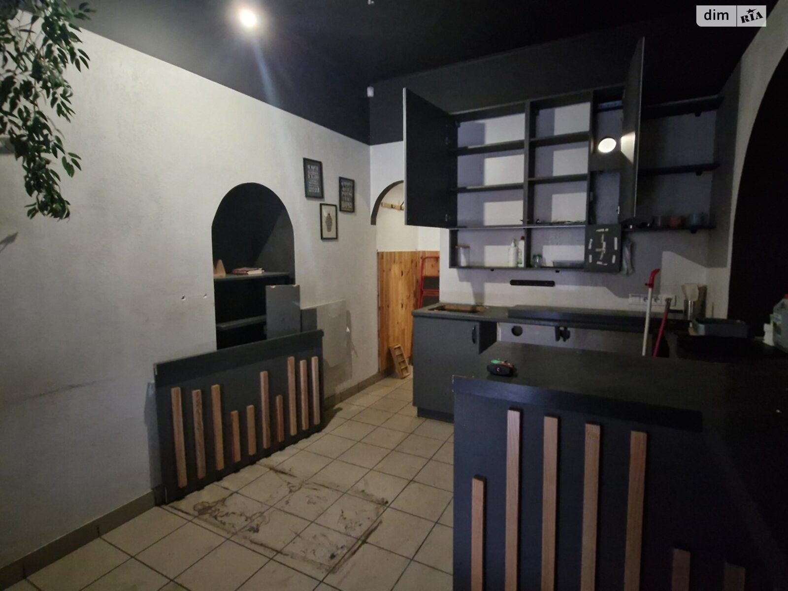 Коммерческое помещение в Львове, сдам в аренду по Леси Украинки улица, район Площадь Рынок, цена: 16 500 грн за объект фото 1