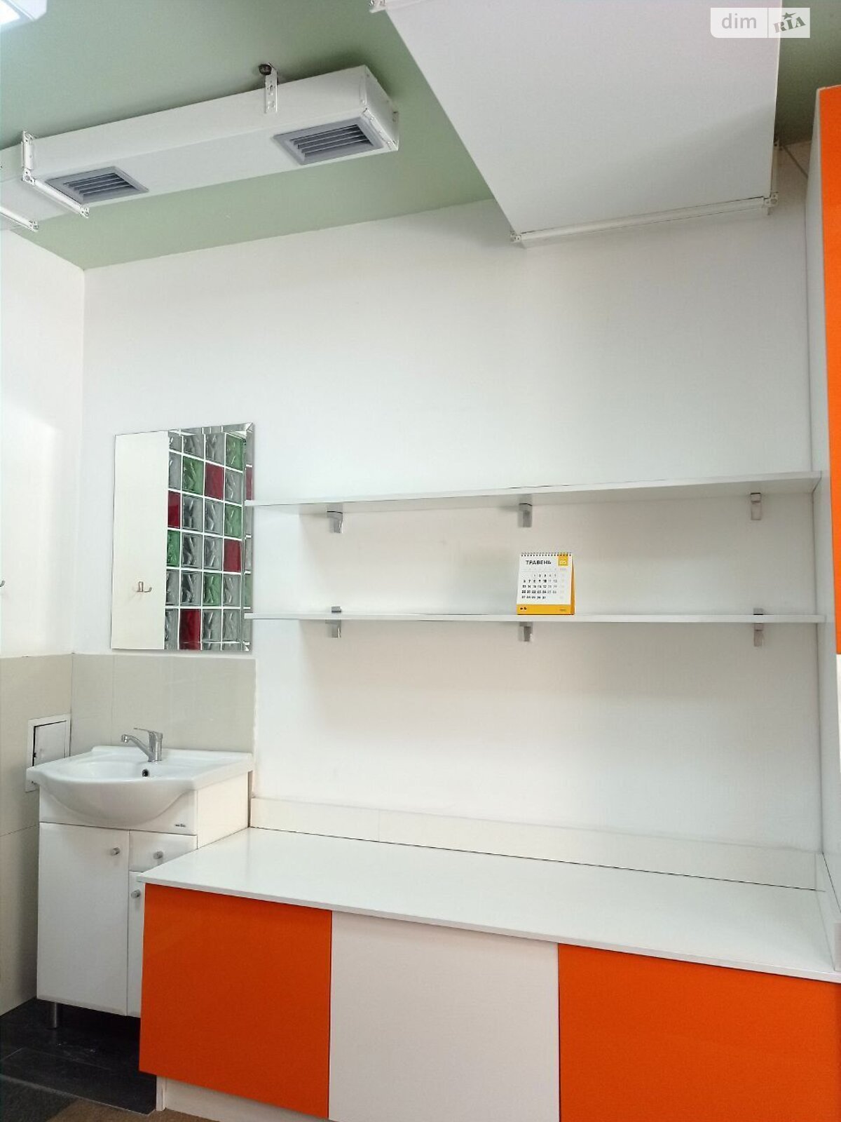 Коммерческое помещение в Львове, сдам в аренду по Михновских Братьев улица, район Привокзальная, цена: 8 000 грн за объект фото 1 Коммерческое помещение в Львове, сдам в аренду по Михновских Братьев улица, район Привокзальная, цена: 8 000 грн за объект фото 1