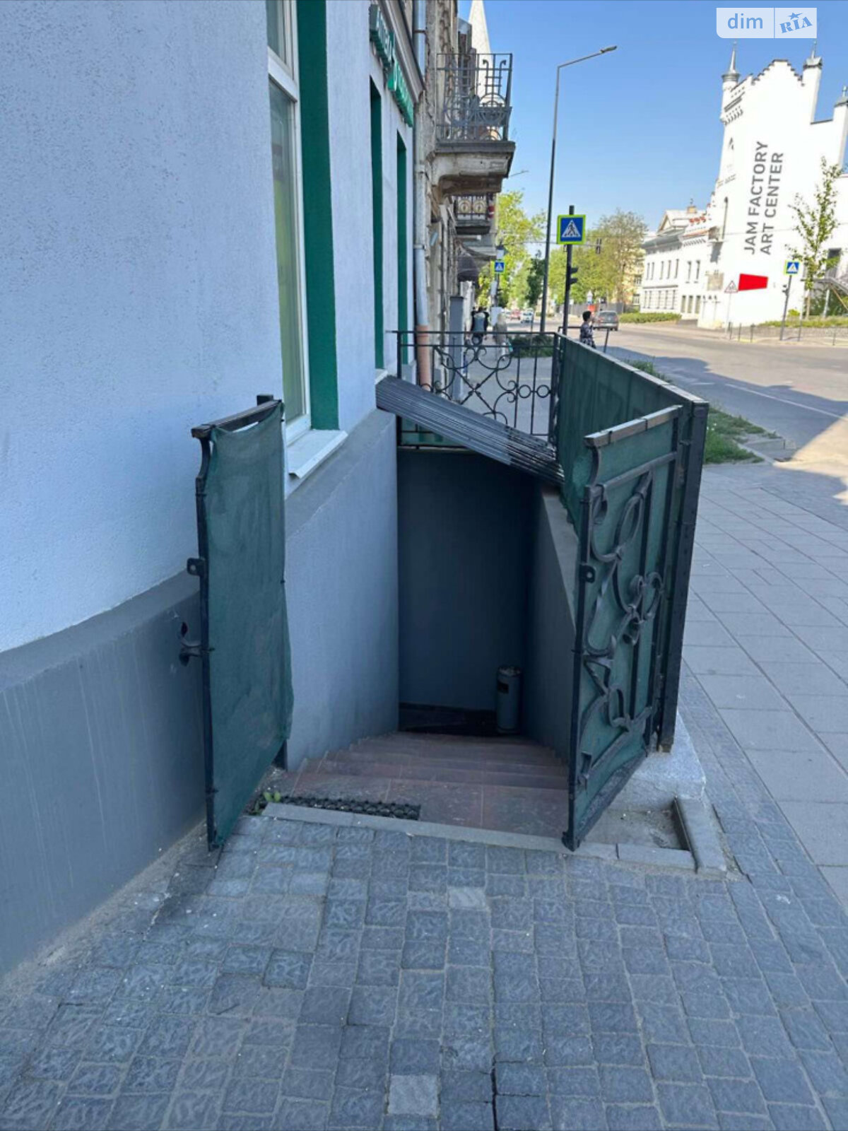 Комерційне приміщення в Львові, здам в оренду по Хмельницького Богдана вулиця, район Шевченківський, ціна: 16 000 грн за об’єкт фото 1 Комерційне приміщення в Львові, здам в оренду по Хмельницького Богдана вулиця, район Шевченківський, ціна: 16 000 грн за об’єкт фото 1