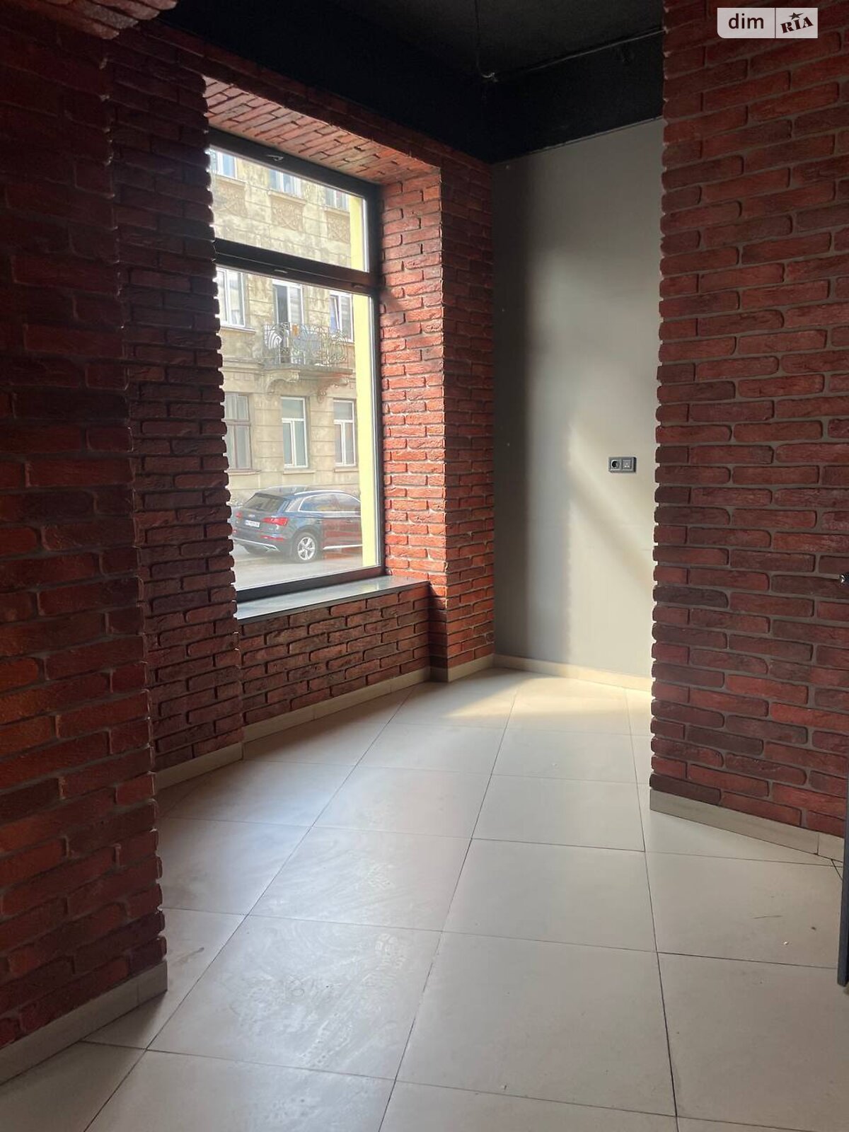 Комерційне приміщення в Львові, здам в оренду по Хмельницького Богдана вулиця 161, район Шевченківський, ціна: 50 000 грн за об’єкт фото 1