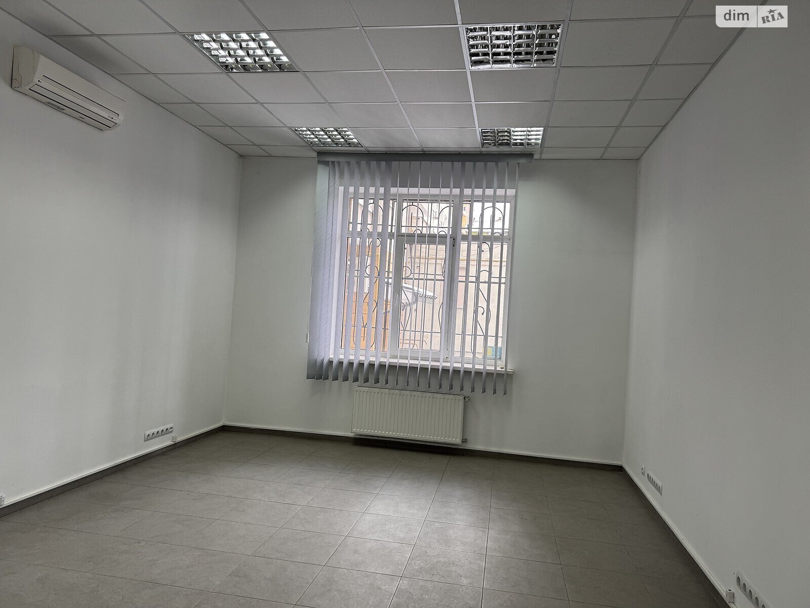 Комерційне приміщення в Львові, здам в оренду по Юнаківа Генерала вулиця 9, район Шевченківський, ціна: 30 514 грн за об’єкт фото 1 Комерційне приміщення в Львові, здам в оренду по Юнаківа Генерала вулиця 9, район Шевченківський, ціна: 30 514 грн за об’єкт фото 1