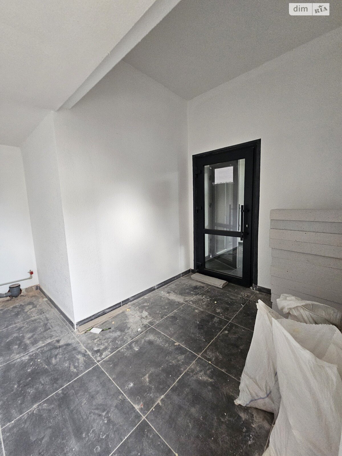 Комерційне приміщення в Львові, здам в оренду по Володимира Навроцького вулиця 31, район Сихівський, ціна: 7 000 грн за об’єкт фото 1 Комерційне приміщення в Львові, здам в оренду по Володимира Навроцького вулиця 31, район Сихівський, ціна: 7 000 грн за об’єкт фото 1