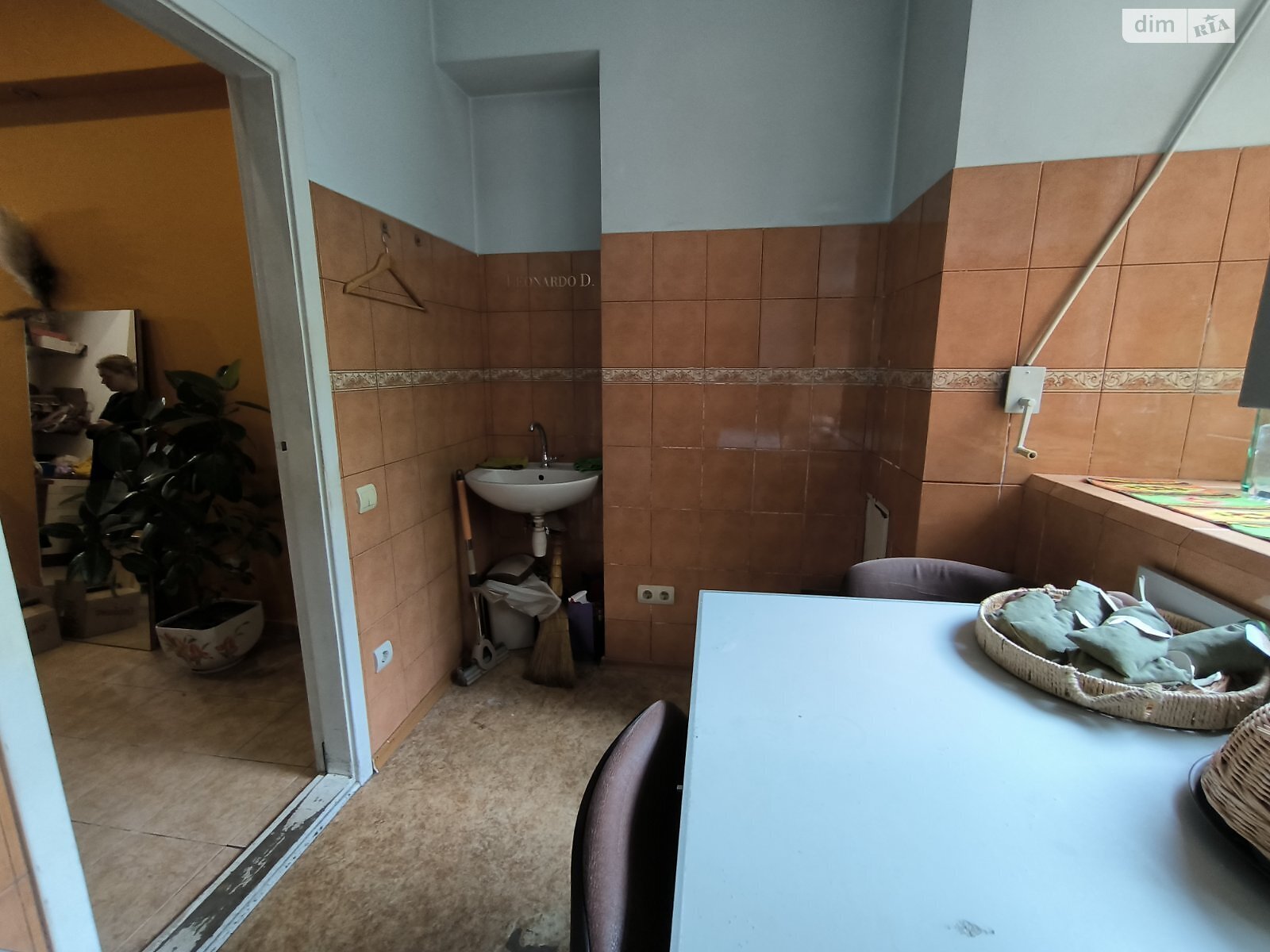Комерційне приміщення в Львові, здам в оренду по Дорошенка Петра вулиця, район Центр, ціна: 5 000 грн за об’єкт фото 1 Комерційне приміщення в Львові, здам в оренду по Дорошенка Петра вулиця, район Центр, ціна: 5 000 грн за об’єкт фото 1