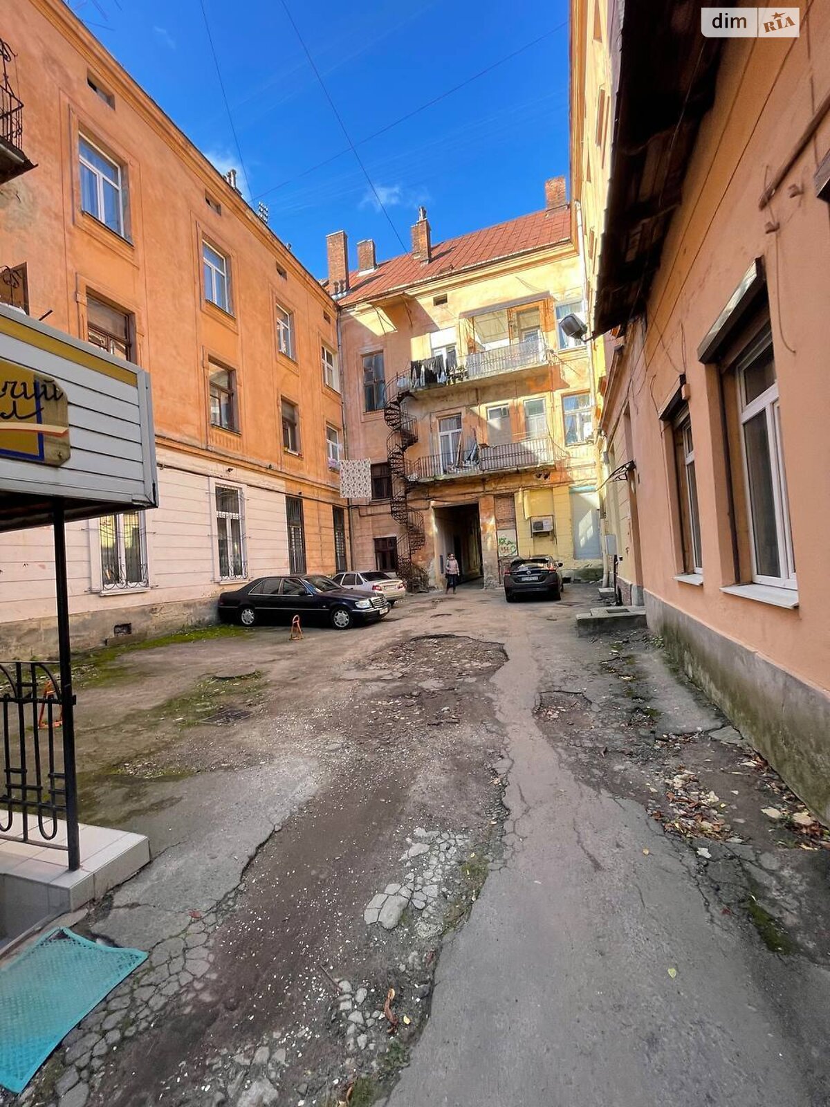 Комерційне приміщення в Львові, здам в оренду по Дорошенка Петра вулиця, район Центр, ціна: 10 518 грн за об’єкт фото 1