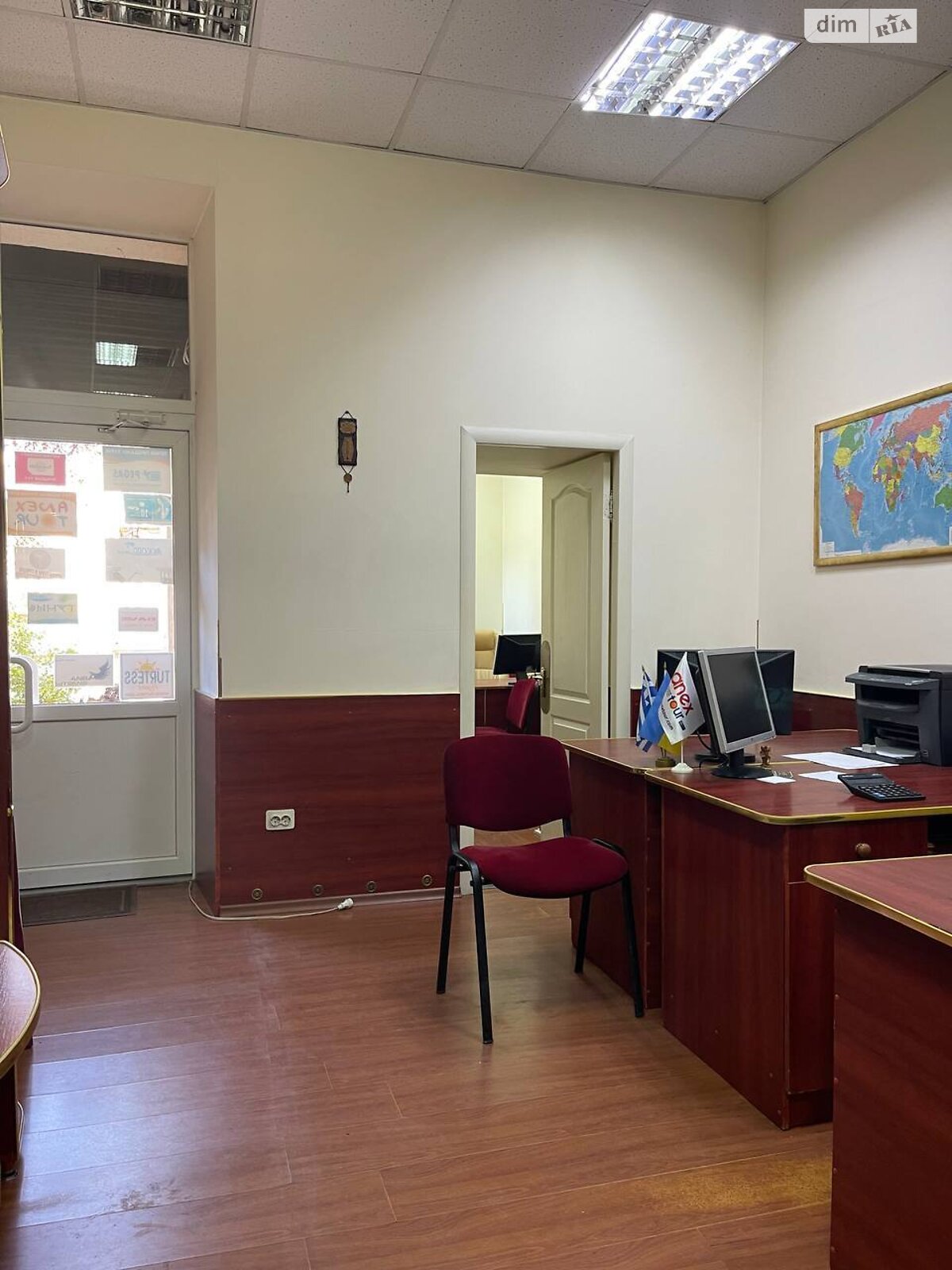 Комерційне приміщення в Львові, здам в оренду по Дорошенка Петра вулиця, район Центр, ціна: 10 518 грн за об’єкт фото 1