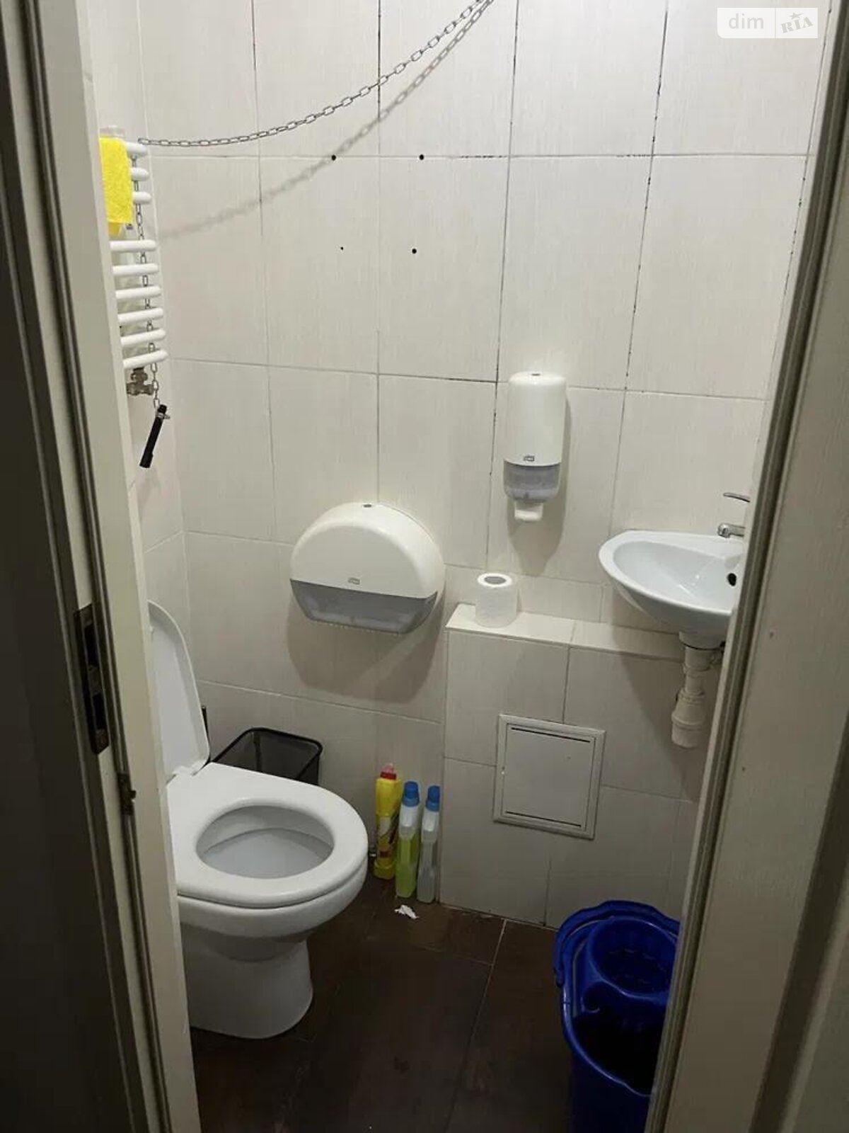 Комерційне приміщення в Львові, здам в оренду по Грушевського Михайла вулиця, район Центр, ціна: 25 000 грн за об’єкт фото 1 Комерційне приміщення в Львові, здам в оренду по Грушевського Михайла вулиця, район Центр, ціна: 25 000 грн за об’єкт фото 1