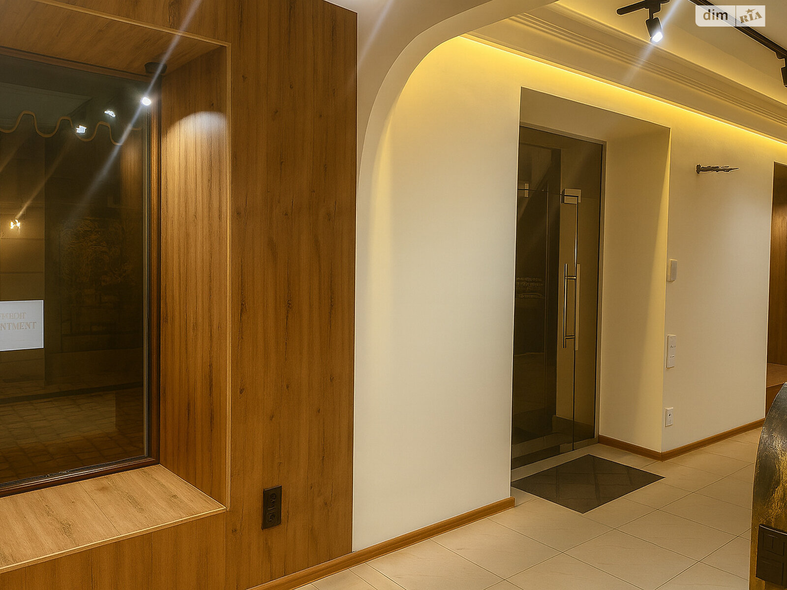 Коммерческое помещение в Львове, сдам в аренду по Князя Романа улица 16, район Центр, цена: 35 000 грн за объект фото 1