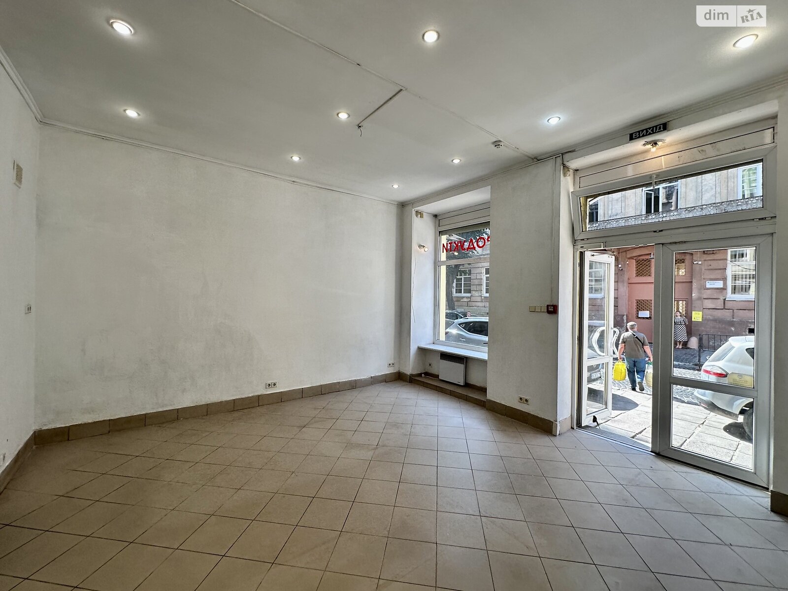 Коммерческое помещение в Львове, сдам в аренду по Николая Гоголя улица, район Центр, цена: 15 000 грн за объект фото 1 Коммерческое помещение в Львове, сдам в аренду по Николая Гоголя улица, район Центр, цена: 15 000 грн за объект фото 1