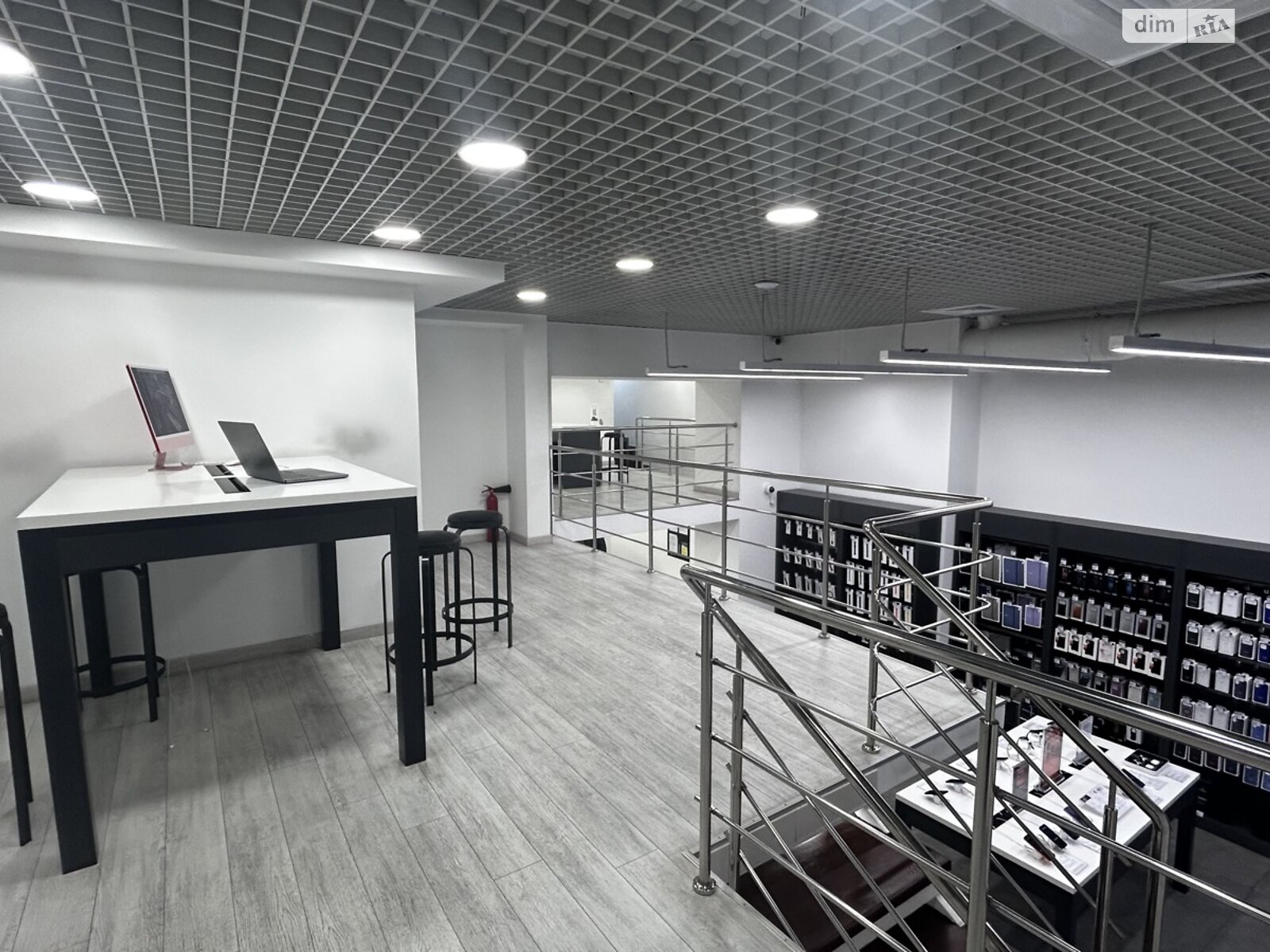 Коммерческое помещение в Львове, сдам в аренду по площа Ангелів(Стефана Яворського), район Центр, цена: 232 045 грн за объект фото 1
