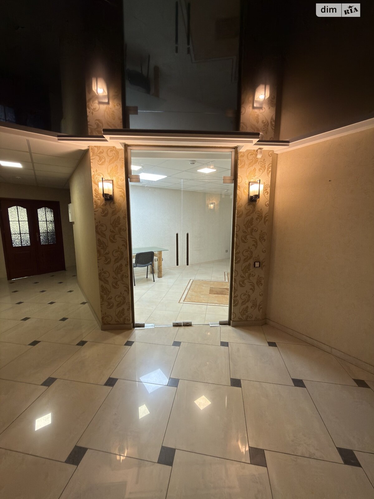 Коммерческое помещение в Львове, сдам в аренду по Садовая улица 2А, район Южный, цена: 5 000 грн за объект фото 1