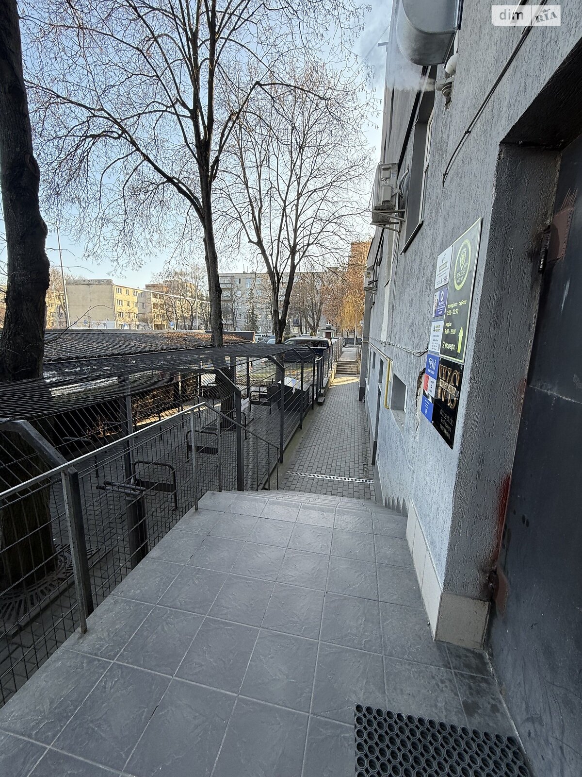 Коммерческое помещение в Львове, сдам в аренду по Садовая улица 2А, район Южный, цена: 5 000 грн за объект фото 1