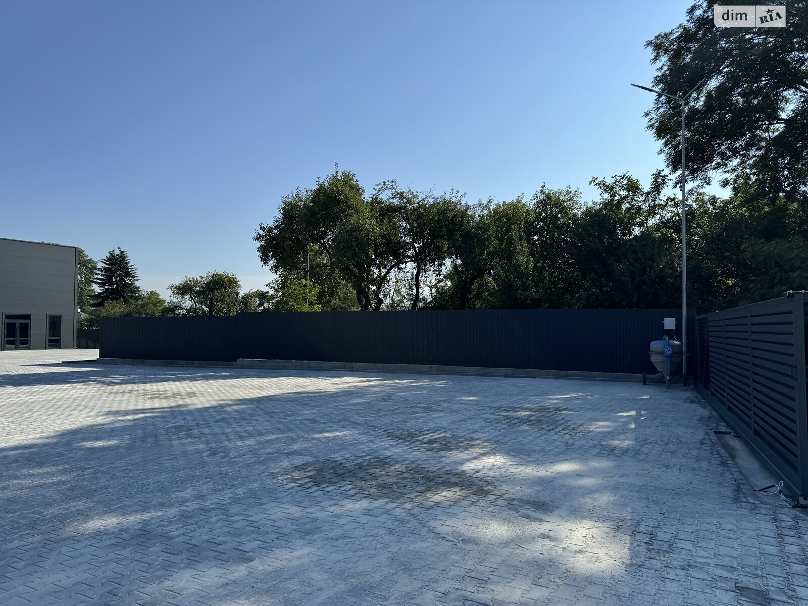 Коммерческое помещение в Львове, сдам в аренду по Городоцкая улица, район Зализнычный, цена: 253 200 грн за объект фото 1 Коммерческое помещение в Львове, сдам в аренду по Городоцкая улица, район Зализнычный, цена: 253 200 грн за объект фото 1