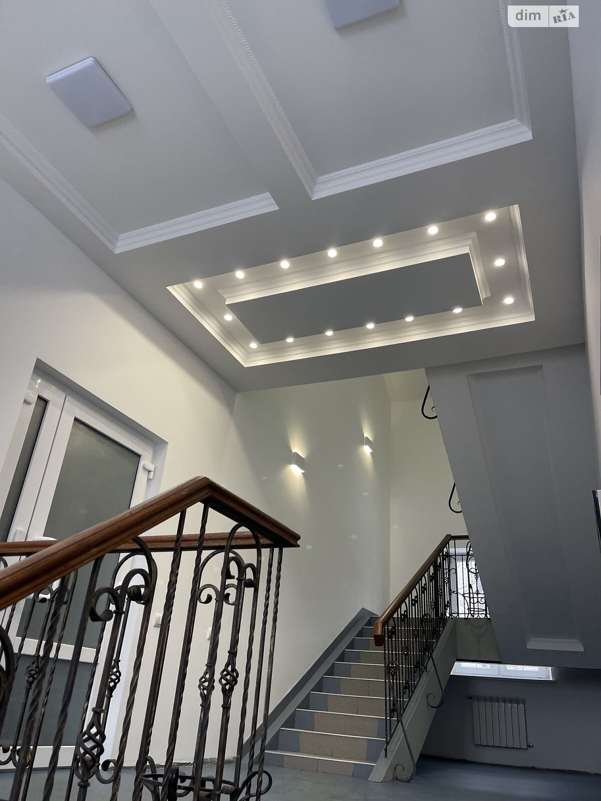 Коммерческое помещение в Львове, сдам в аренду по Городоцкая улица 154, район Зализнычный, цена: 458 000 грн за объект фото 1