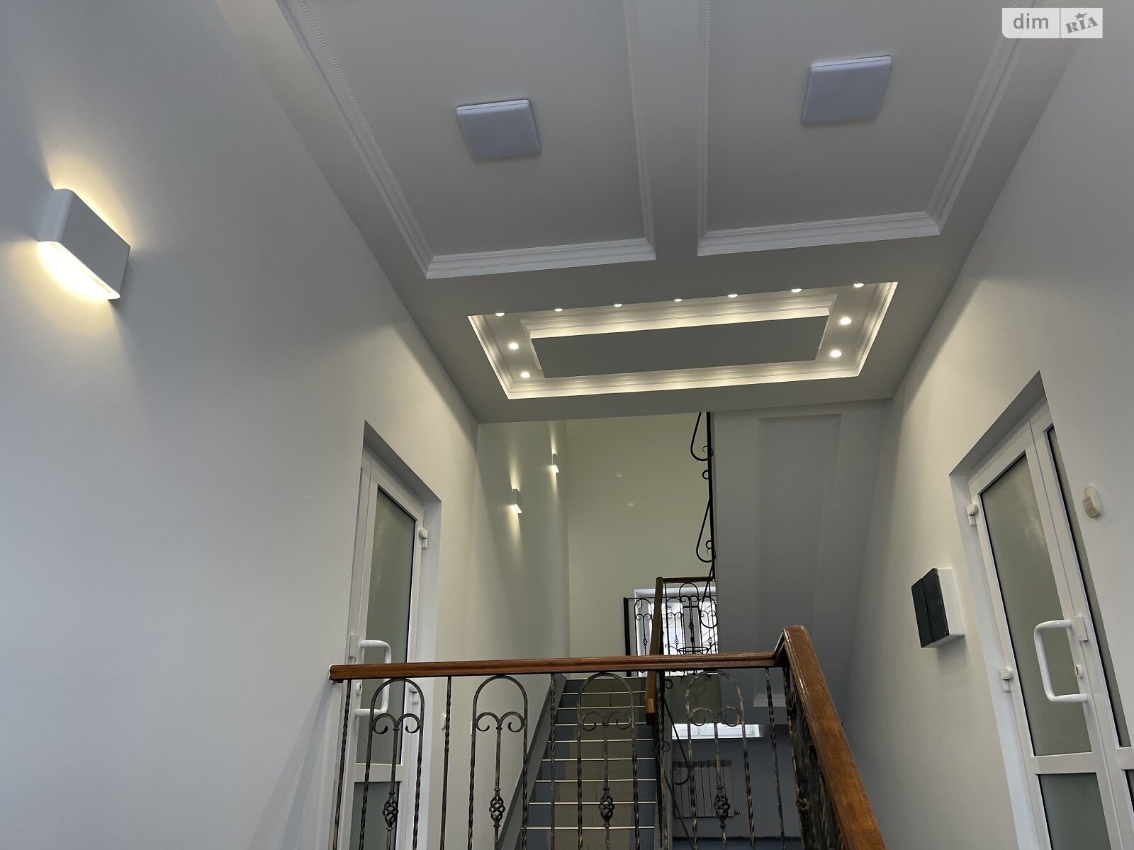 Коммерческое помещение в Львове, сдам в аренду по Городоцкая улица 154, район Зализнычный, цена: 458 000 грн за объект фото 1