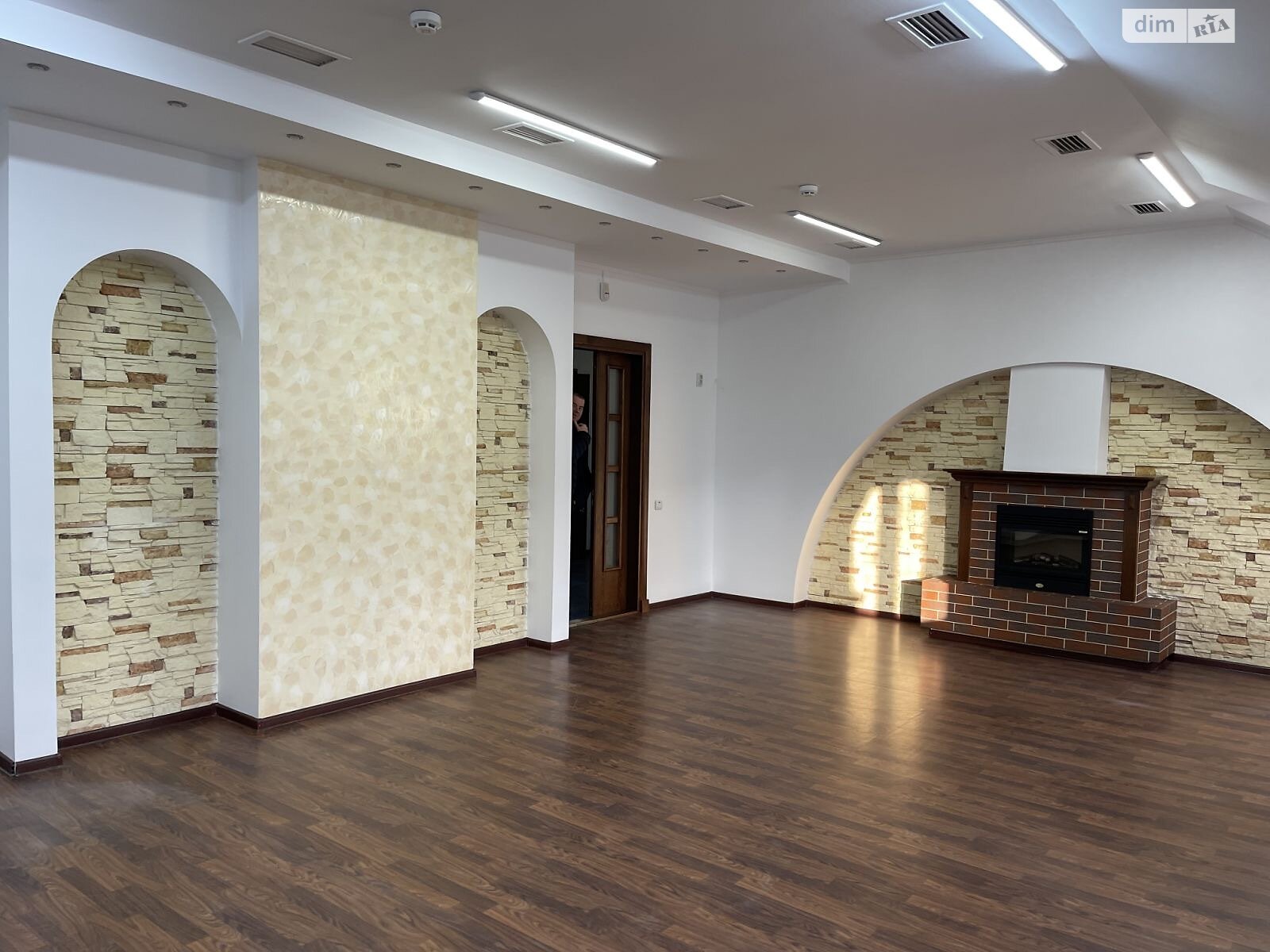 Коммерческое помещение в Львове, сдам в аренду по Городоцкая улица 154, район Зализнычный, цена: 458 000 грн за объект фото 1